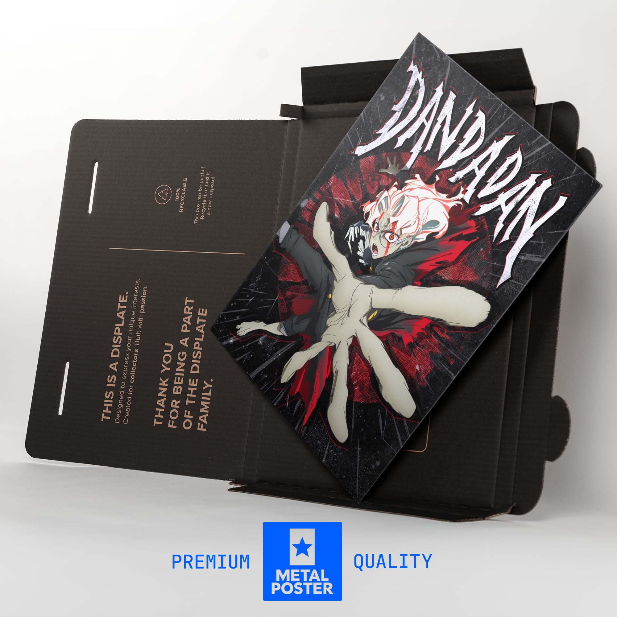 Displate Metall poster DAN DA DAN Magnetic Metal: Okarun Größe L | Bilder Wanddeko Wohnzimmer & Schlafzimmer Wandbilder, Geschenk. Wandkunst mit Magnet-Befestigung, ohne Bohren.
