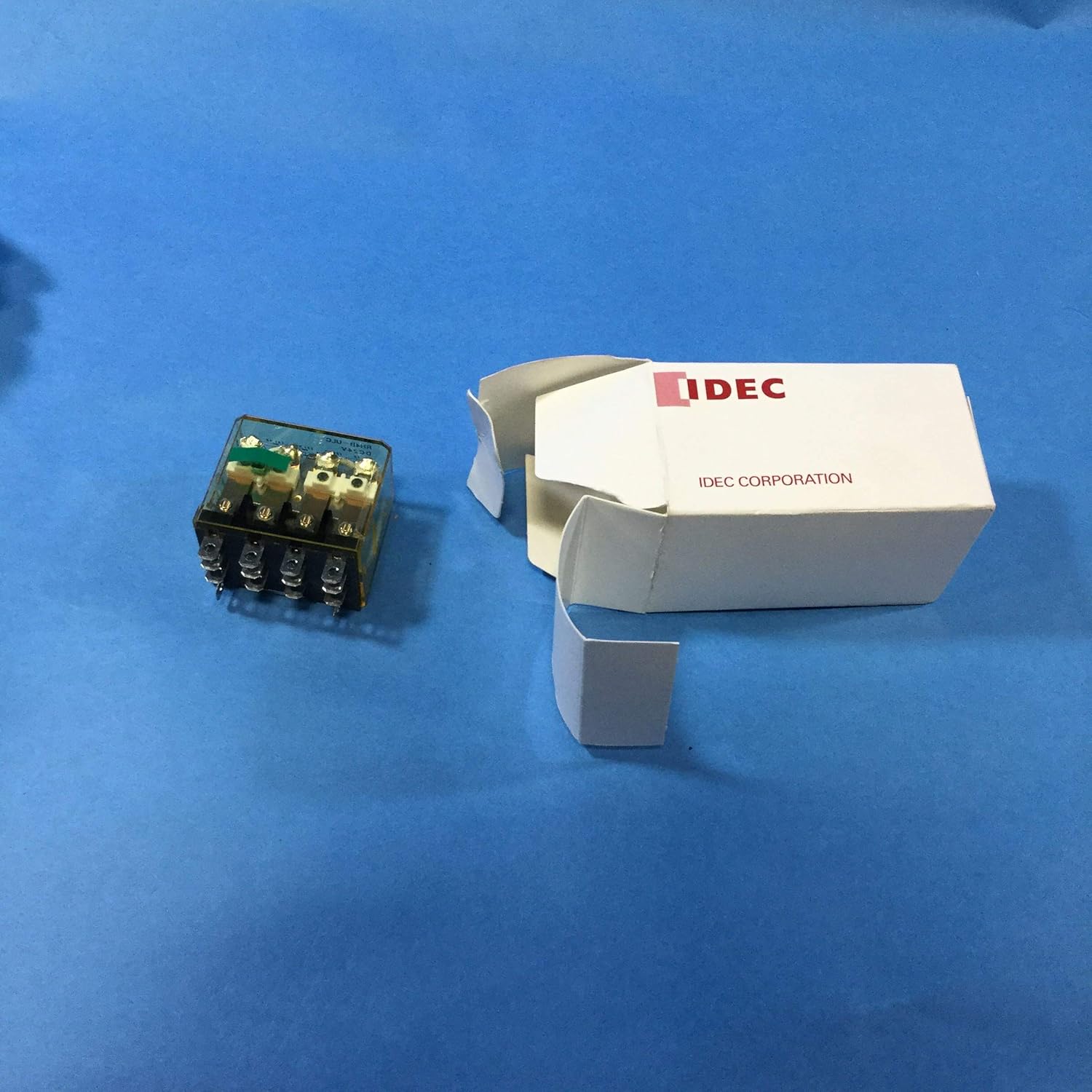 IDEC RH4B-ULCDC24V 24 VDC Coil, 4 Poles 4PDT, Blade Terminal, Check Button W LED Indicator, Compact Power Relay, Industrial 10 AMP GP Relay, RH Series