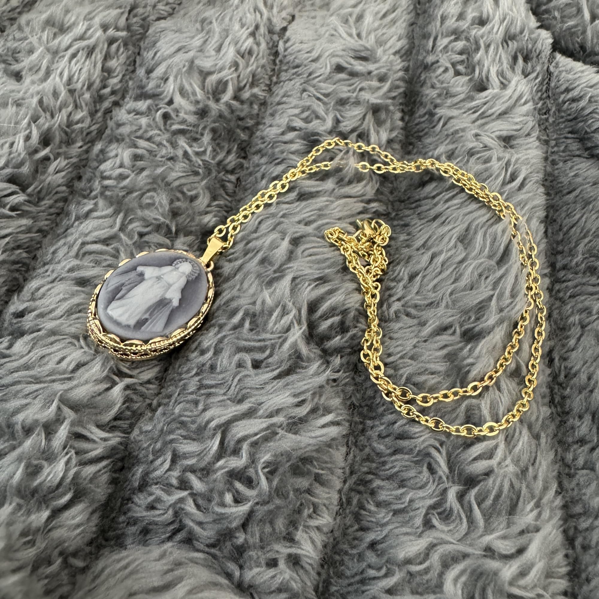 DYFUHO Collana con Cammeo della Vergine Maria,Collana con Medaglia Smaltata, Collana con Cammeo della Vergine Maria Gioielli con Cammeo da Donna