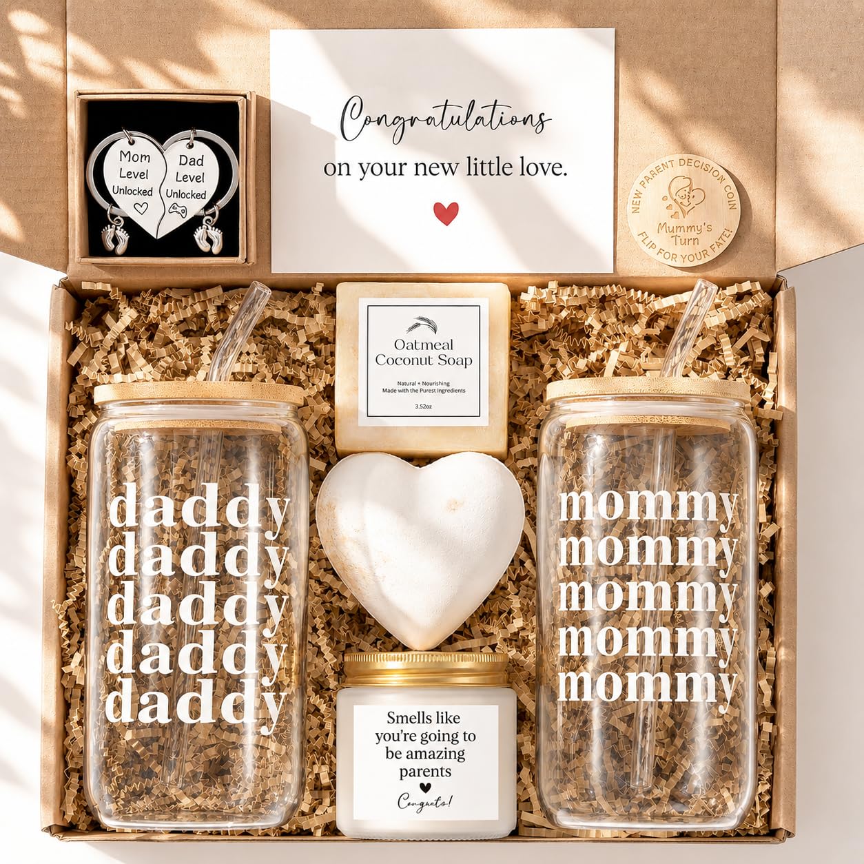 Suhctuptx Regalos para nuevos padres para parejas, regalo para nuevos padres y padres, regalos de baby shower con velas de vidrio para mamá y papá, cesta de anuncio de embarazo para futura mamá