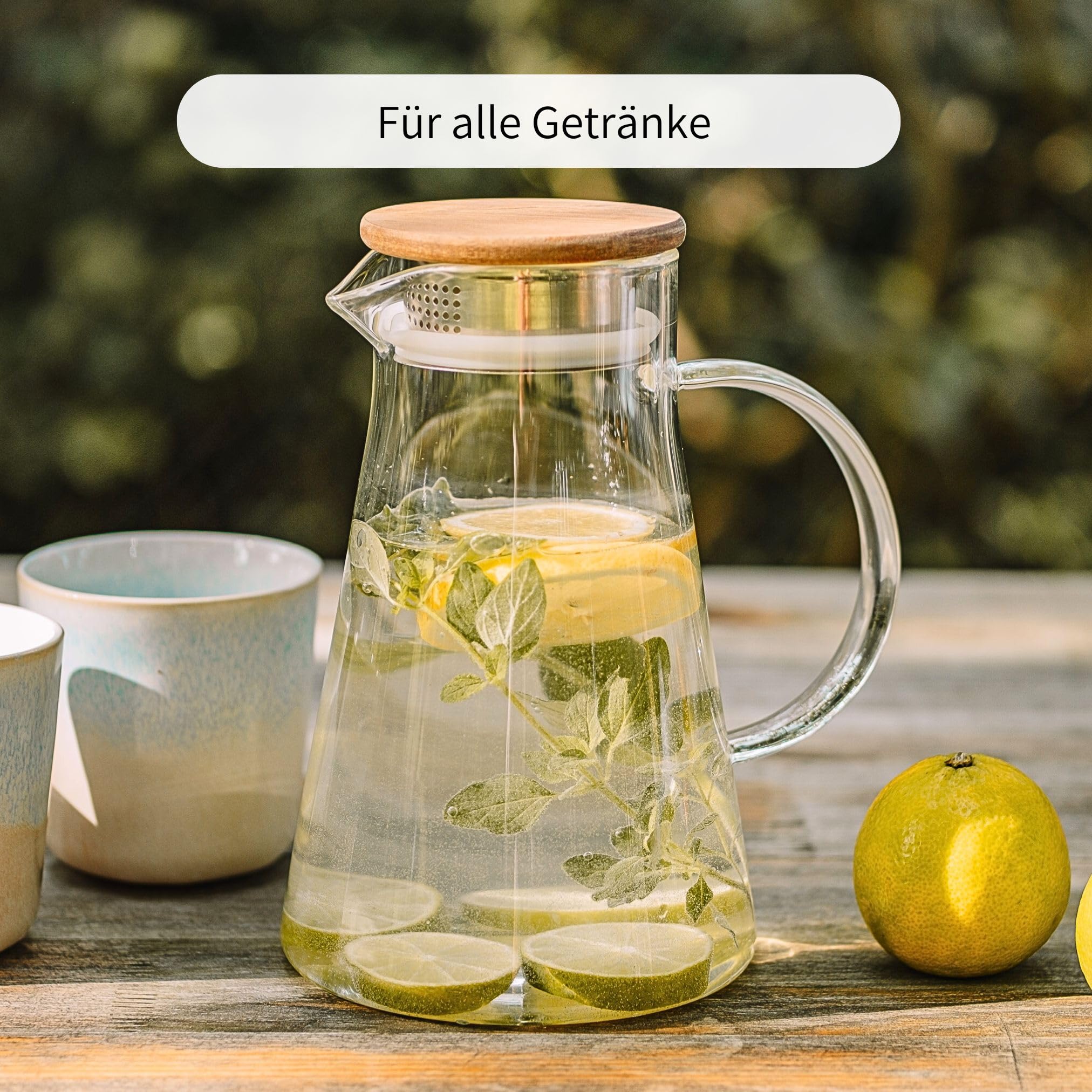 ECONOVO Glaskaraffe mit Deckel 1,5L, Wasserkaraffe mit Sieb, heiß & kalt | Aus Borosilikatglas mit Akazienholzdeckel und Sieb, für Wasser, Saft, Eistee und heiße Getränke, spülmaschinenfest