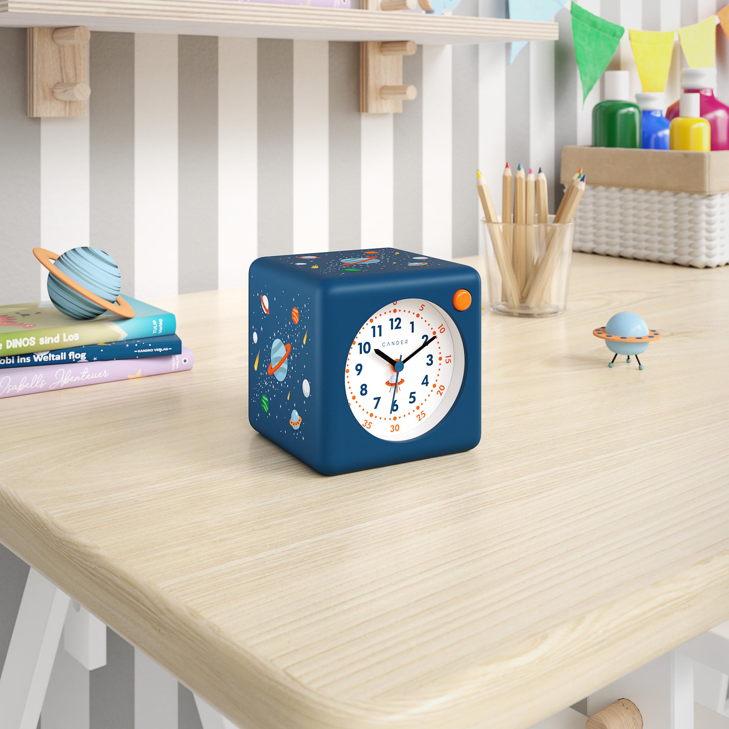 Cander Berlin MNU 1010 A Reloj Despertador Infantil Silencioso Luz Astronauta Espacio Snooze Iluminación Sin Ruido de Tictac Niños Niñas Habitación Infantil Reloj de Mesa