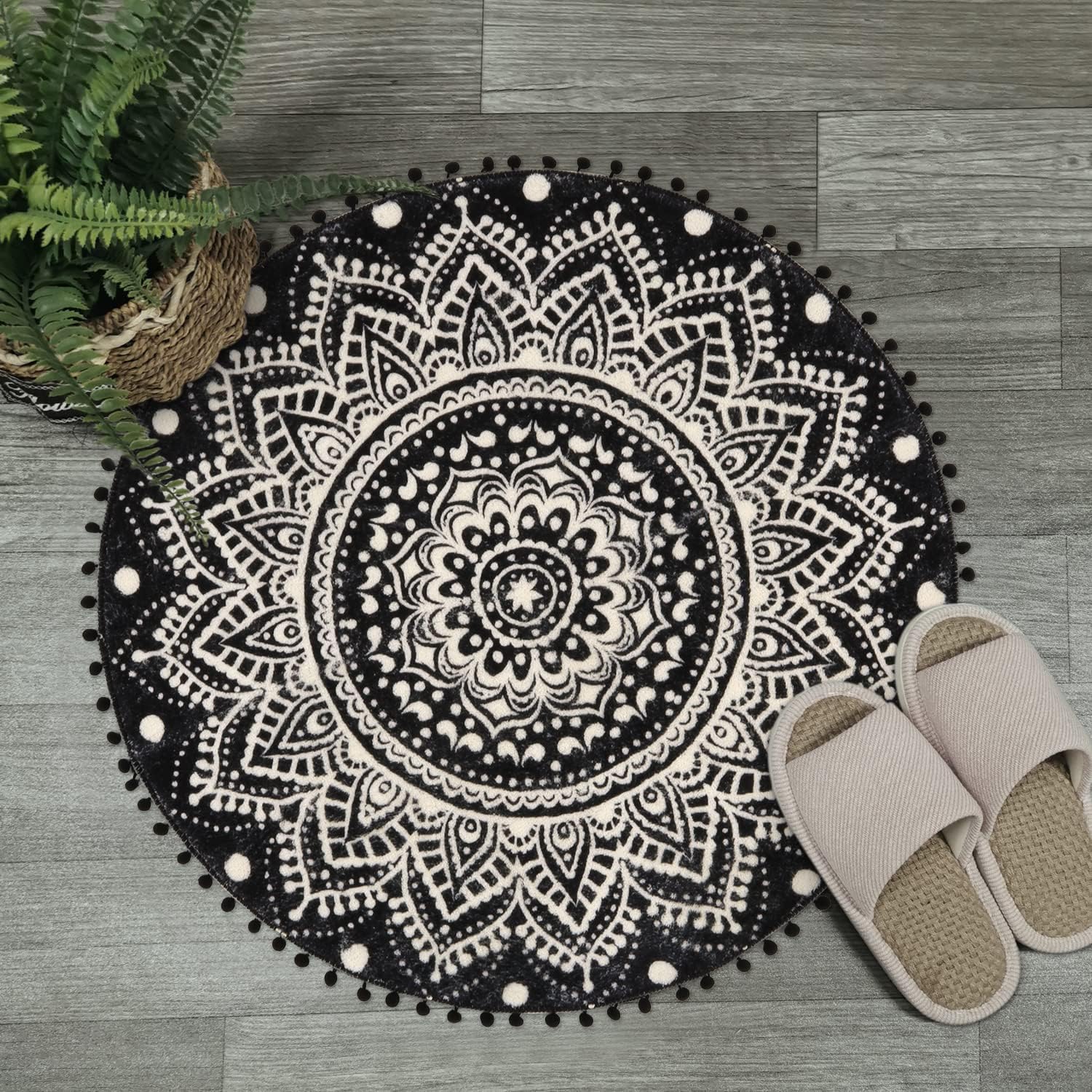 Alfombra redonda pequeña de 2.3 pies, diseño de mandala negra, bohemia, con pompones, flecos, lavable, tapete de ducha circular suave, antideslizante, linda, alfombra circular para fregadero,