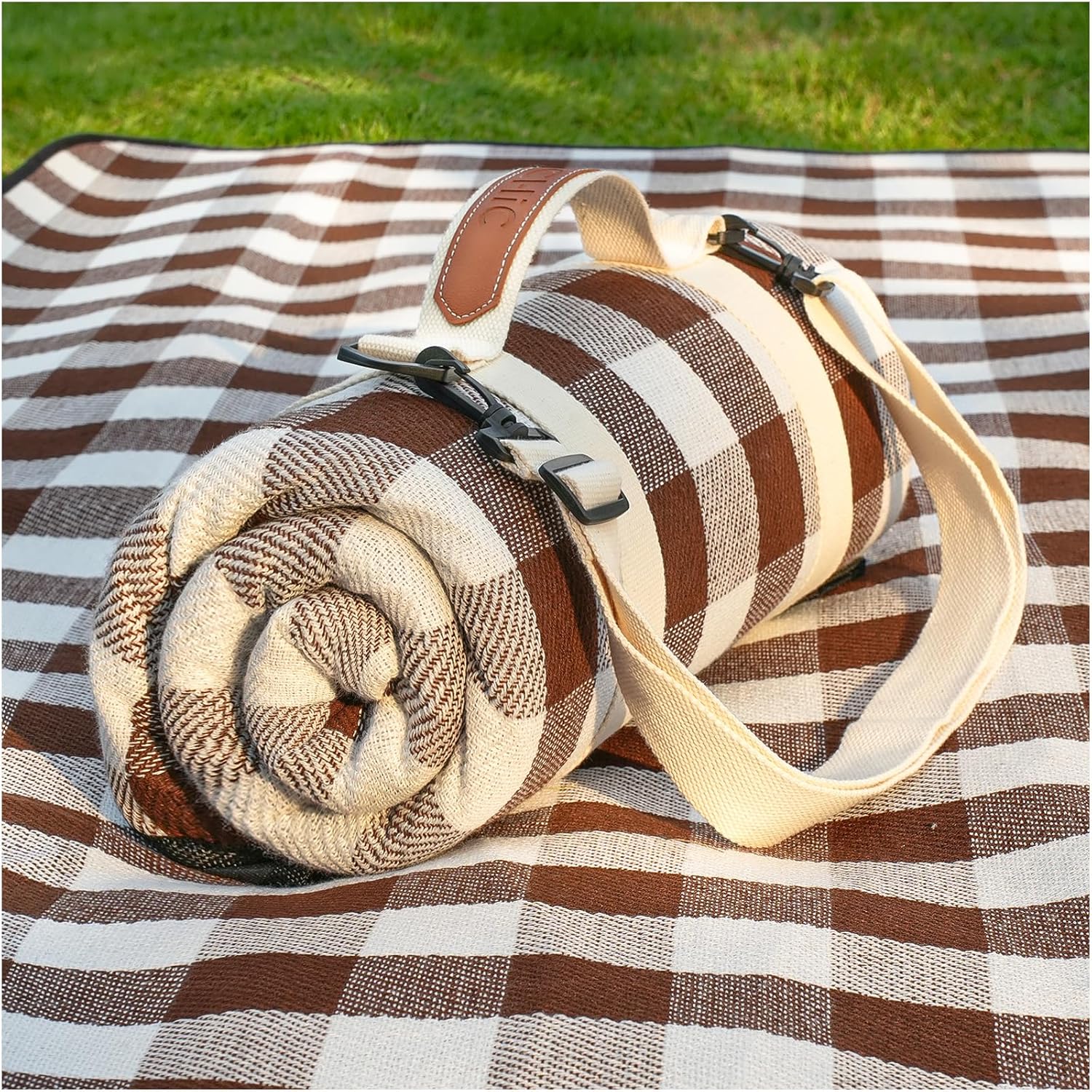 Waterproof Picnic Blanket Outdoor Camping Beach Mat Extra Large Foldable Car Essential Roadtrip Gadget Rv Accessories Glamping Tent Gear Must Haves Hiking Stuff Backpacking Necessities Gift