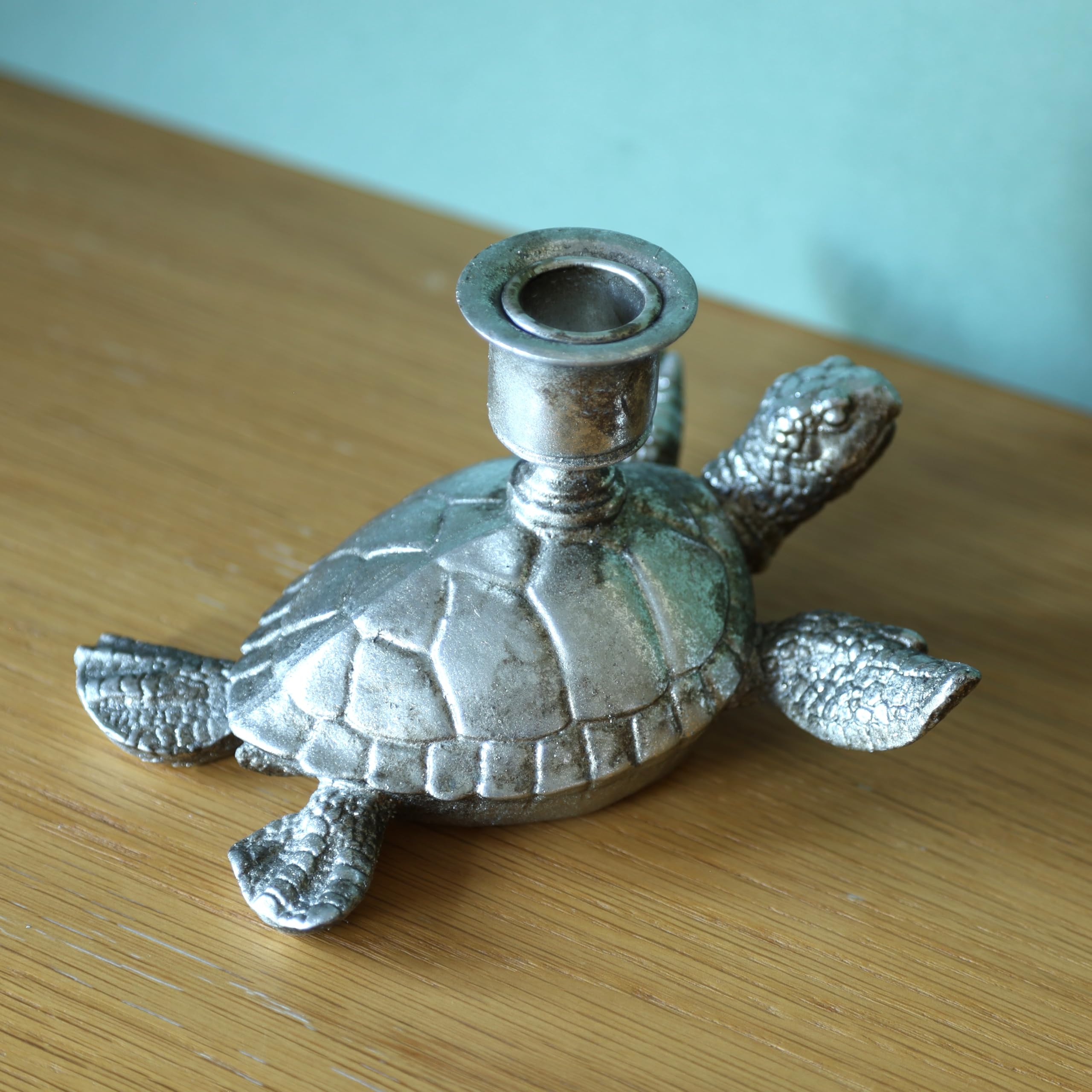 Resin Silver Turtle Candlestick Holder Antique Animal Statue for Taper Dinner Candle Home Office Shelfsitter Ornament
