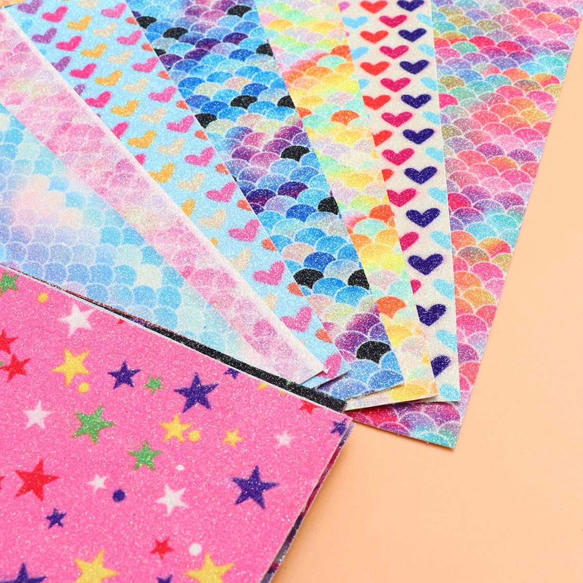 SEWACC 22 Piezas de Tela de Cuero Purpurina para Manualidades, Patrón de Corazón y Arcoíris Degradado, Material Resistente y Flexible Adecuado para DIY y Pasadores de Varios estilos