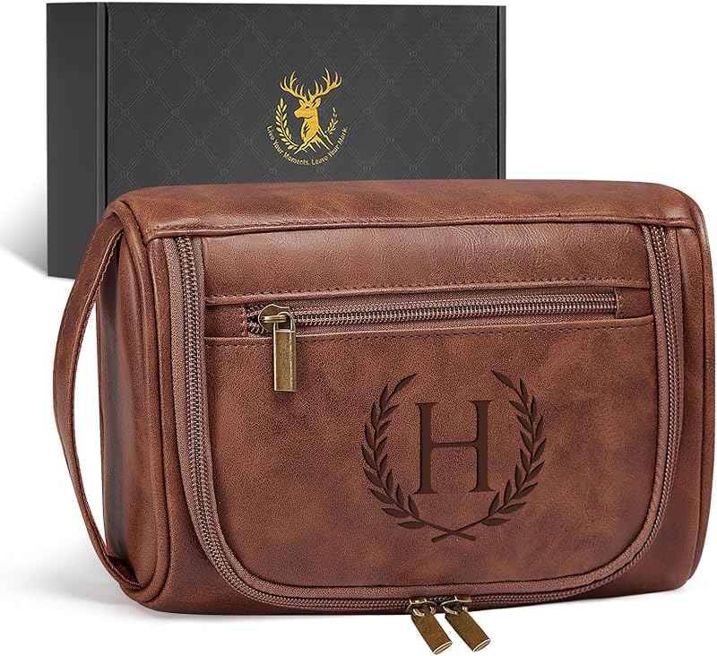 Necessaire de viagem personalizada Aganmi em couro PU com iniciais gravadas, marrom-avermelhada