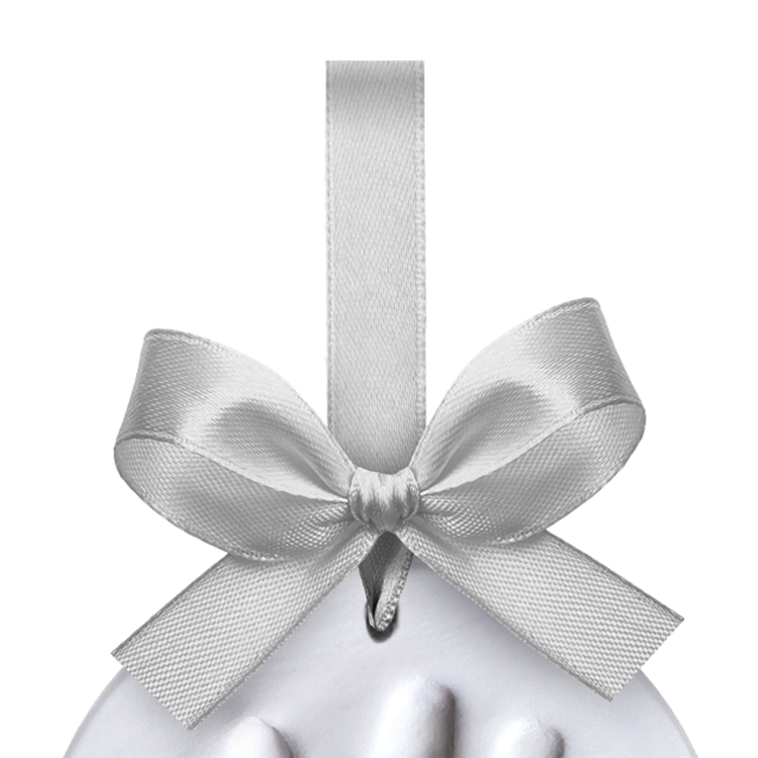 Dooky Happy Hands Ornament Juego de huellas de mano o de pie para un bebé como recordatorio (diámetro: 10,5 cm, fácil de manejar, incluye arcilla de modelar y cinta para la piel), plata