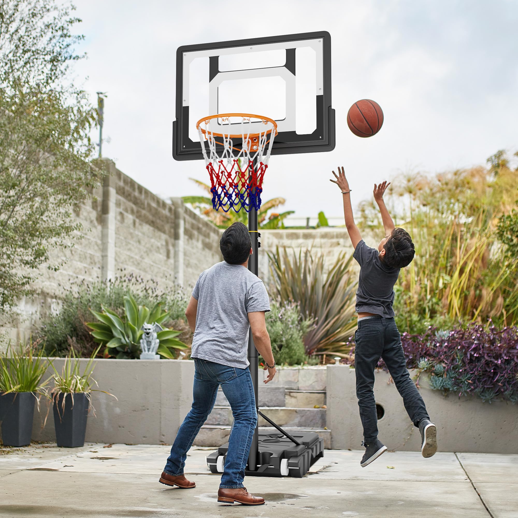 SogesHome Soporte de baloncesto ajustable en altura, canasta de baloncesto con soporte, canasta de baloncesto móvil para el jardín con ruedas, canasta de baloncesto rellenable con agua o arena