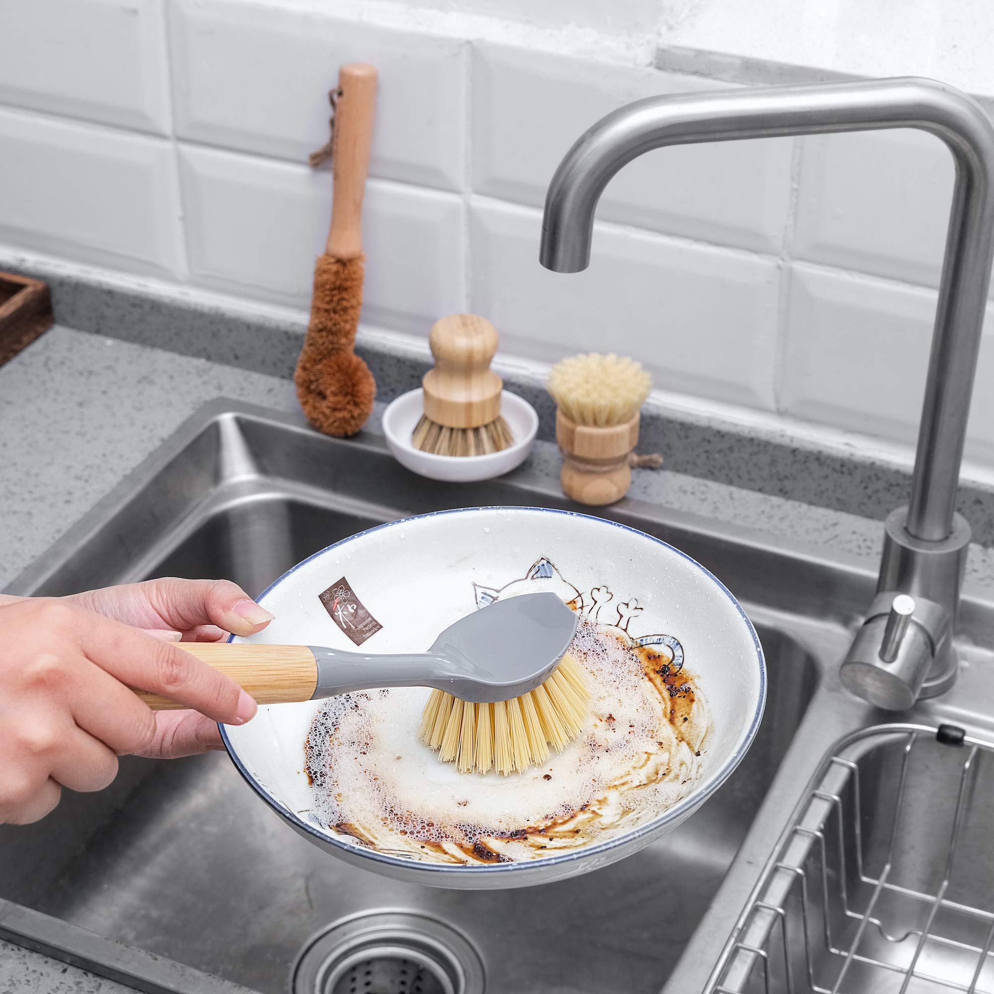 Naturalna bambusowa szczotka do mycia naczyń, zestaw 4-częściowy, z ceramicznym dozownikiem mydła - drewniane szczotki do mycia naczyń z solidnymi uchwytami do czyszczenia naczyń, garnków, patelni, zestawu upominkowego