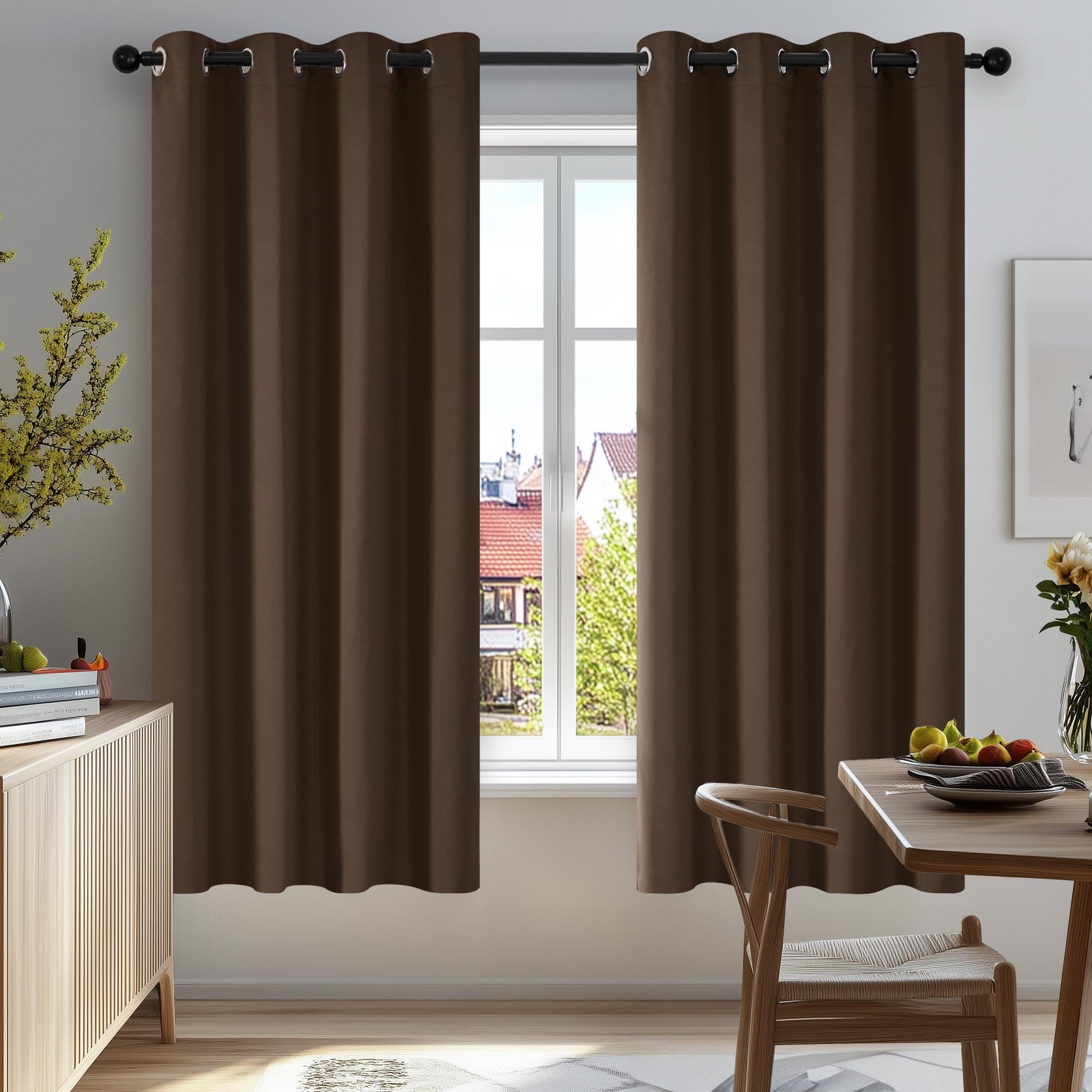 Deconovo Tende Oscuranti per Interni 2 Pezzi 160 CM Altezza, Termiche Isolanti, Anti-Rumore, con Anelli, Ideali per Camera da Letto e Soggiorno, 117x160 CM, Marrone