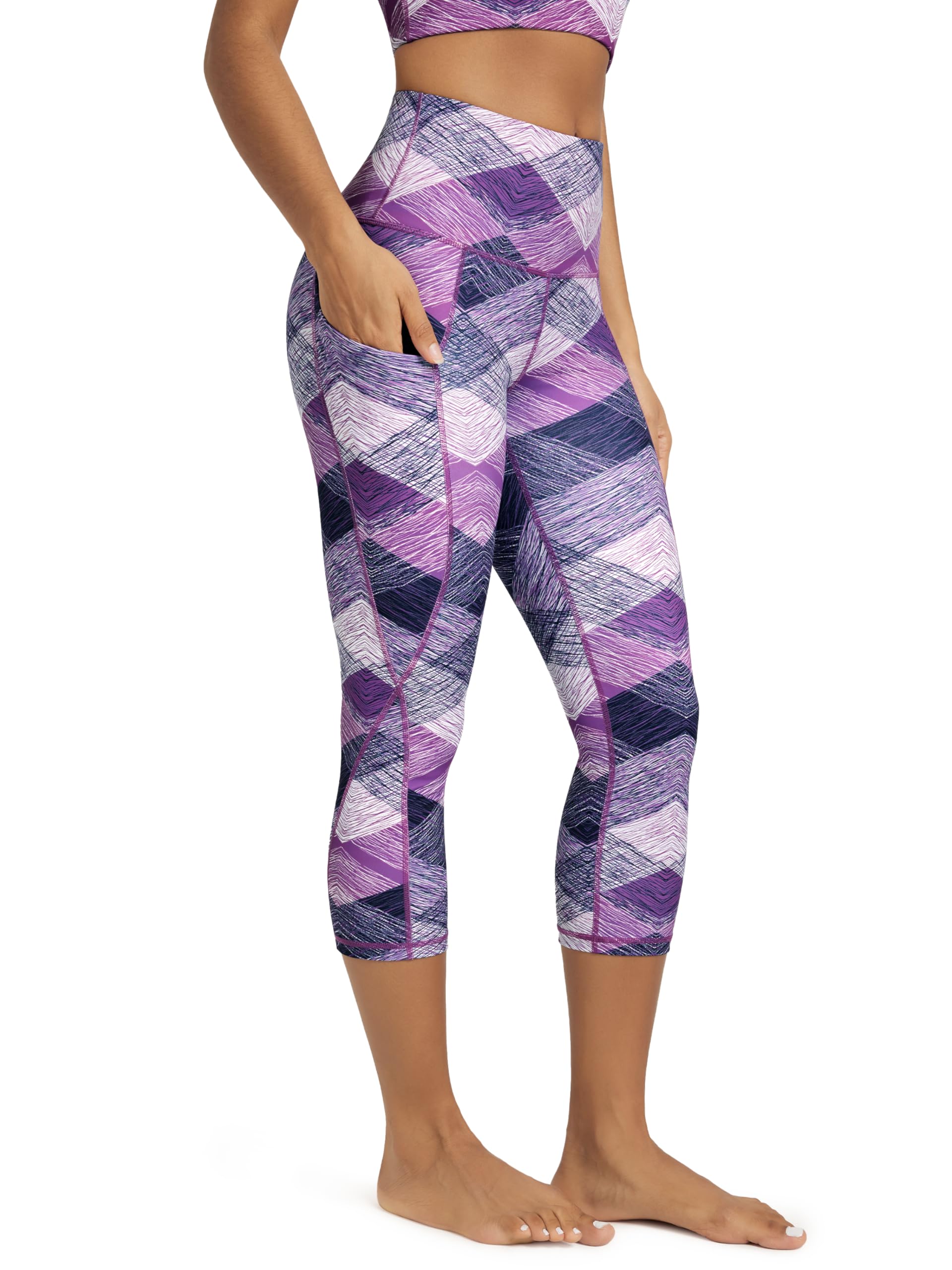 ODODOS Women's High Waisted Yoga Capris with Pockets, Tummy Control Non See Through Workout Athletic Running Capri Leggings