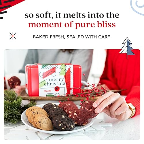 Miniatura 5 de David's Cookies Mini galletas navideñas en lata de muestra dulce, mini galletas navideñas surtidas con chispas de chocolate y chocolate blanco