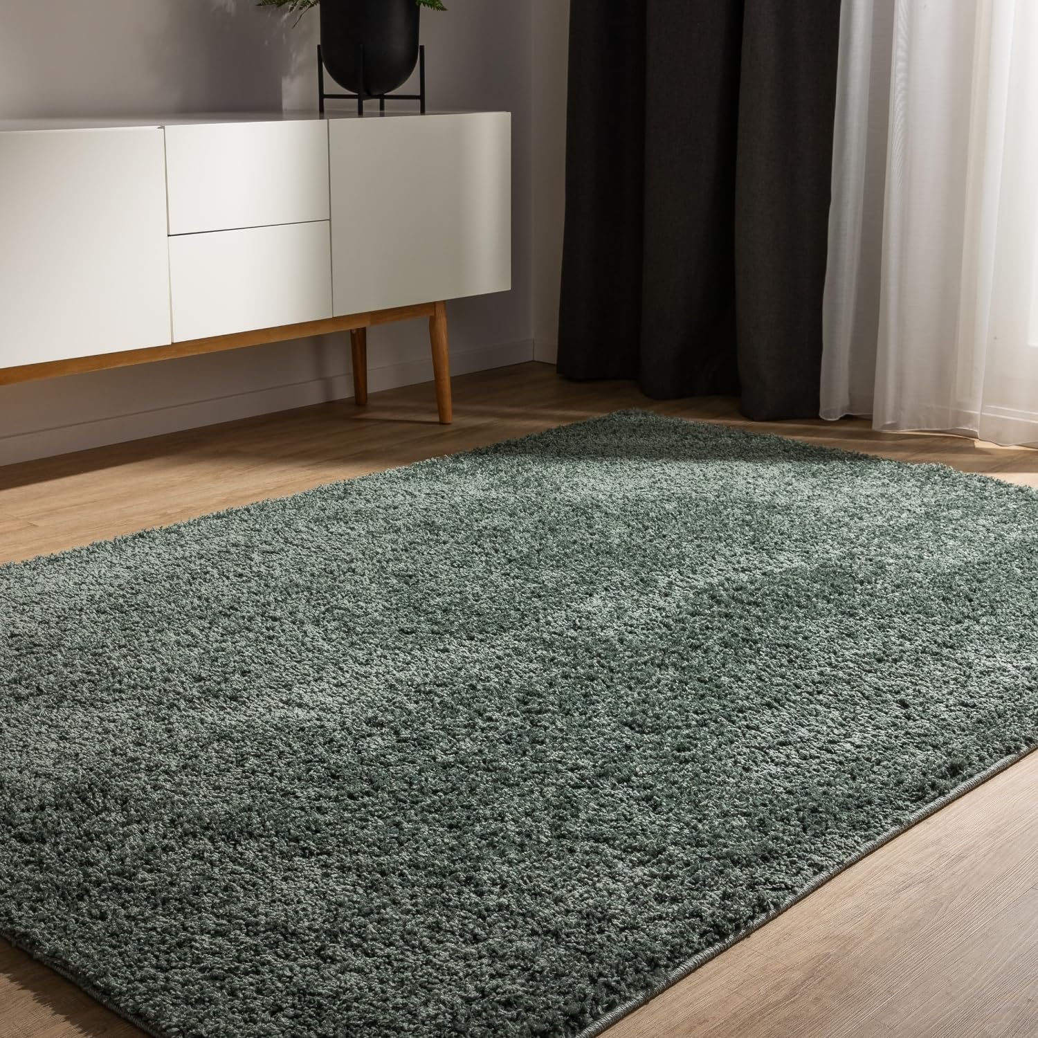 benuta Basic Hochflorteppich Teppich Wohnzimmer Sohari - Hellgrün 80x150 cm - Minimalistischer Look - Weich & Waschbar - Für Schlafzimmer, Flur oder Esszimmer - Geeignet für Fußbodenheizung