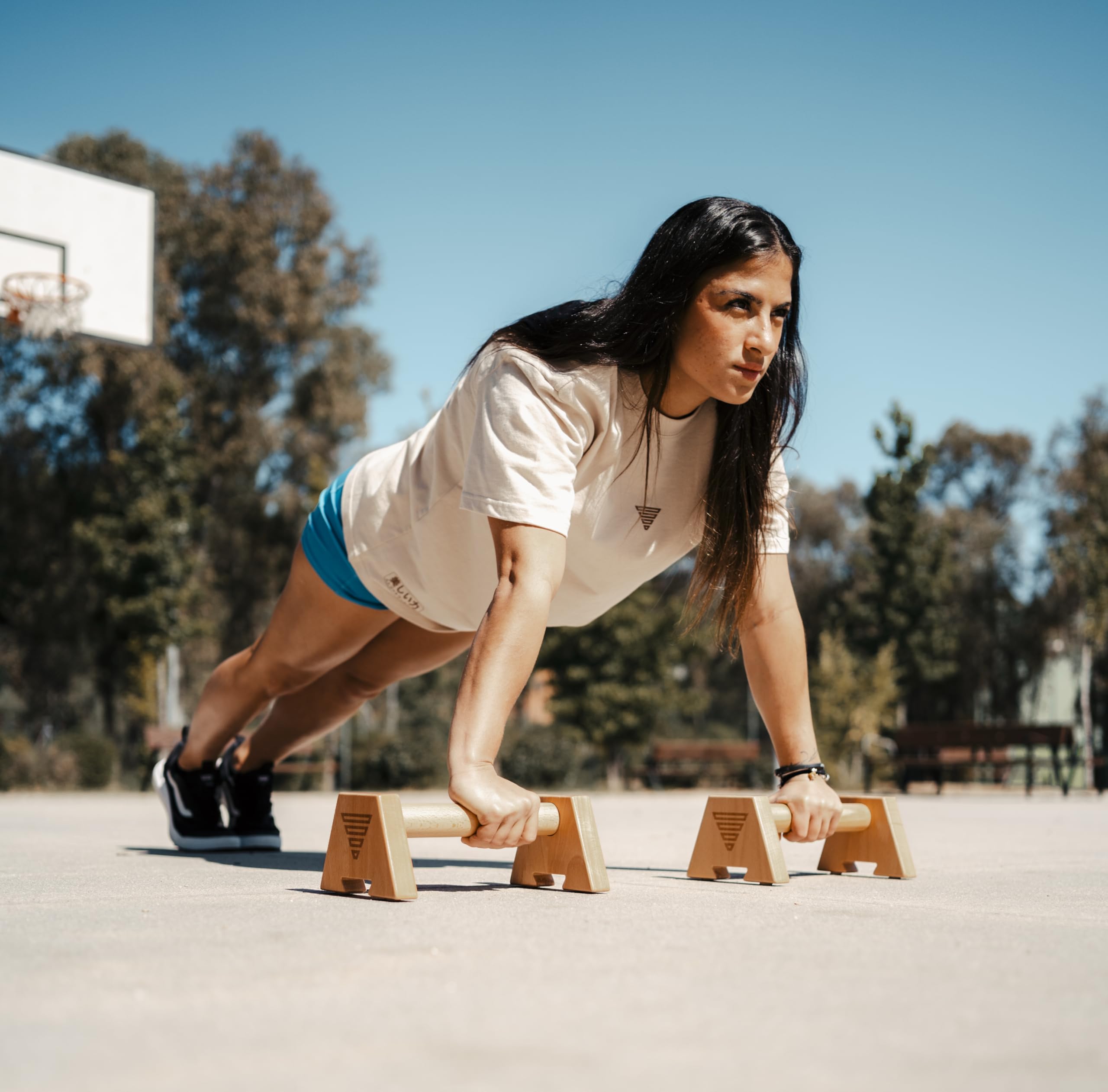 GORNATION Parallettes en Bois, Barres Parallèles por Musculation, Calisthenics, Street Workout & Fitness Training, Push Up Bars, Poignées de Pompe, Antidérapantes, incl. Grip Tape 2.0 10m