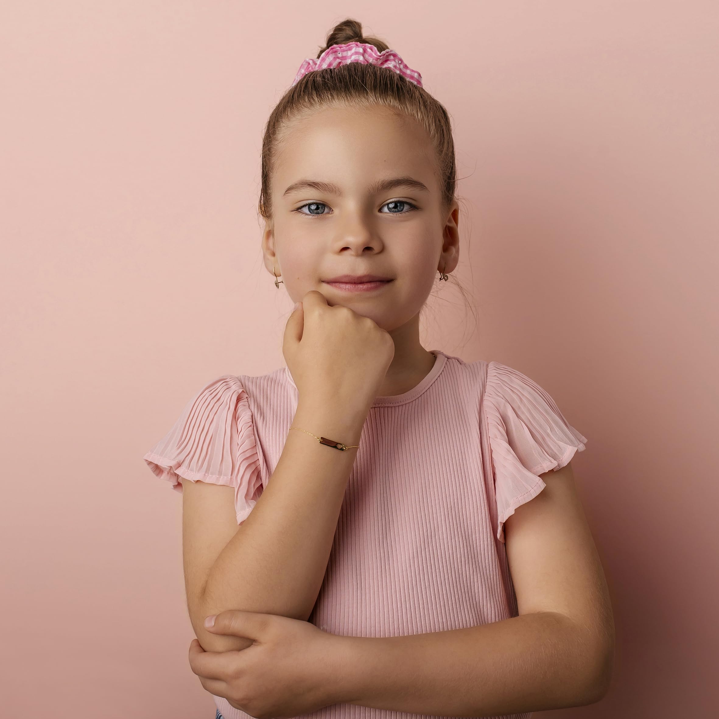 Sakrami Bracciale in Oro Piastrina con Cuore Kids Collection Bracciale in Oro per Bambini con Nome + Confezione Regalo Personalizzata + Idea Regalo Braccialetto per Nascita Comunione o Battesimo