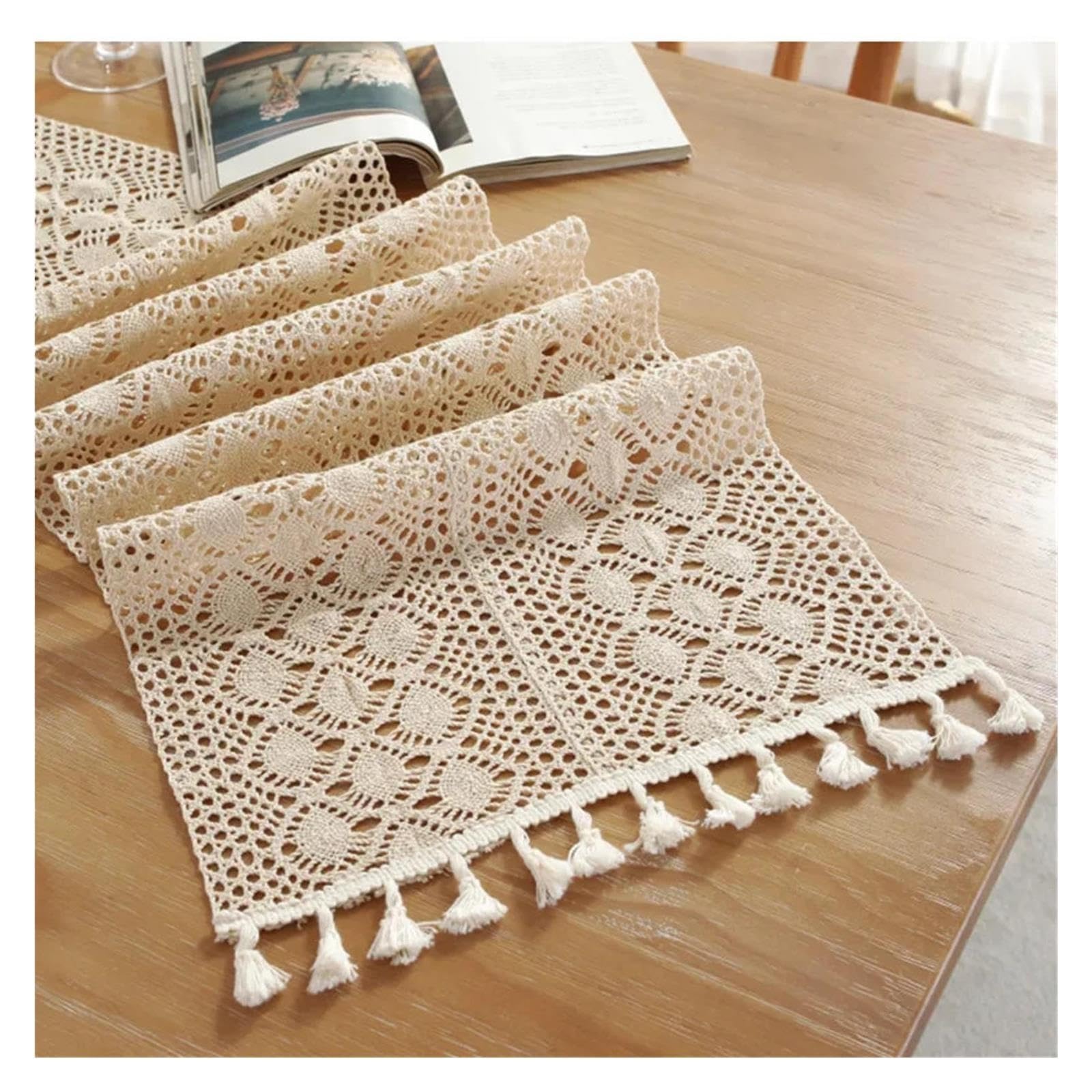 Chemin de Table au Crochet Chemin de Table à Pampilles au Crochet Beige