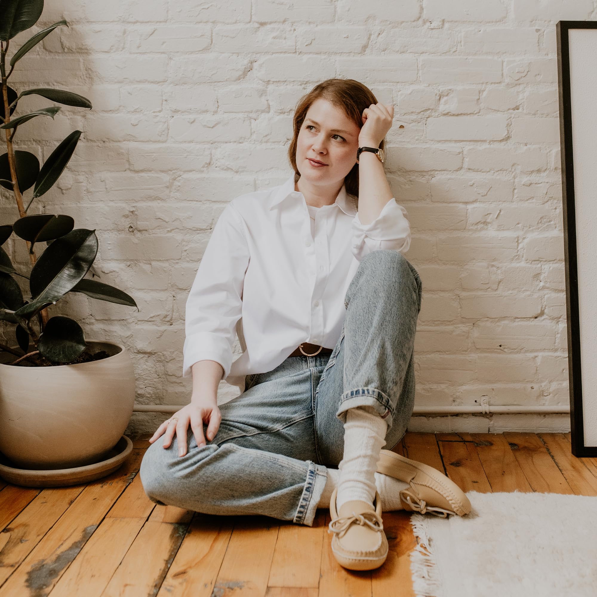 Laurentian Chief Moccasins with 8-Hole Collar for Ladies – Stylish and Comfortable House Slippers with Natural Rubber Sole – Leather Indoor and Outdoor Slippers