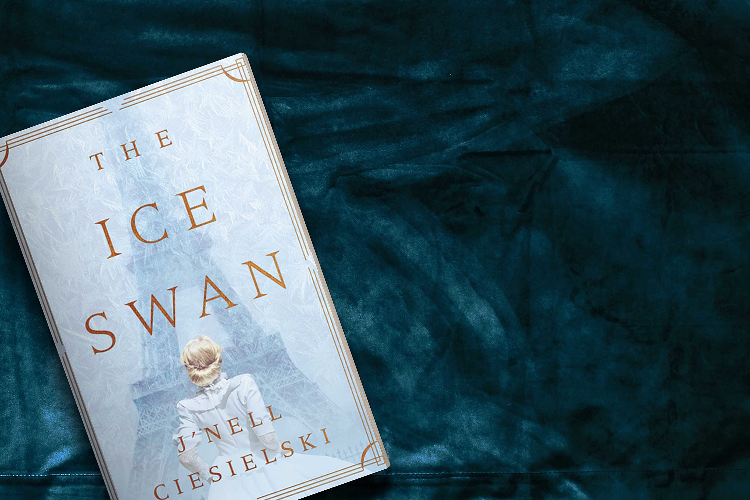 The Ice Swan [Paperback] Ciesielski, J'nell - PT05