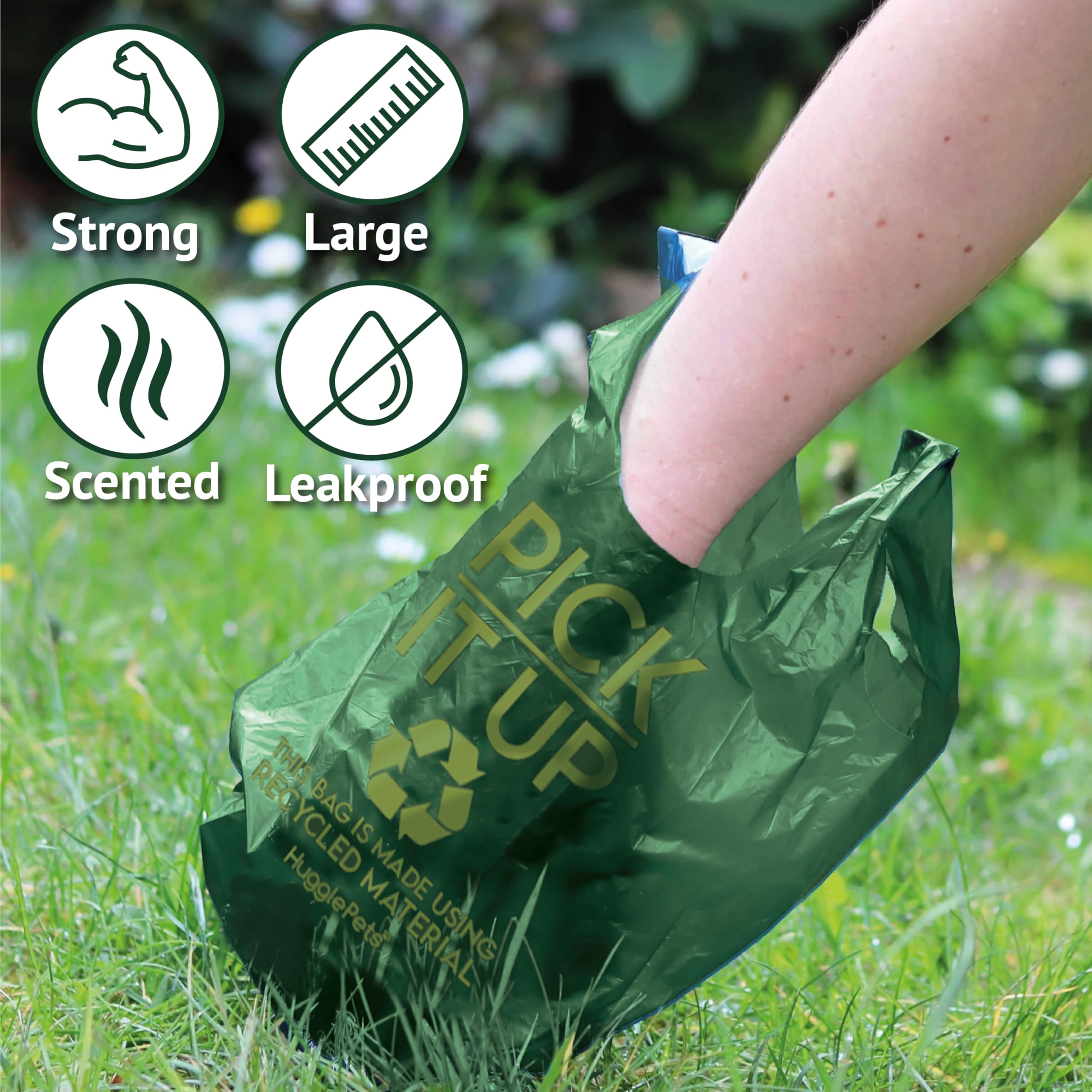 HugglePets Sacchetti grandi per cacca per cani, 54 x 15 sacchetti, per un totale di 810. 'Pick It Up' Baby Powder profumati sacchetti per cacca di cane rotoli 65% riciclati verde porta rifiuti di