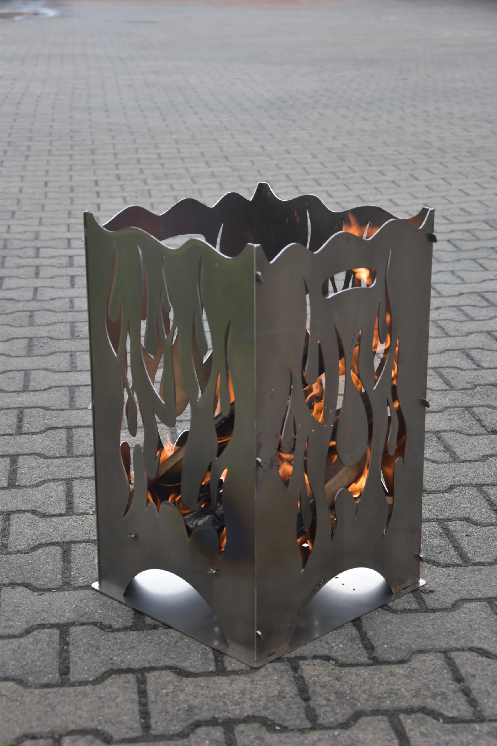 Feuerkorb | Feuertonne | Feuerschale aus Stahl eckig 55x36x34cm Stecksystem rustikal (Flamme h=55 cm)