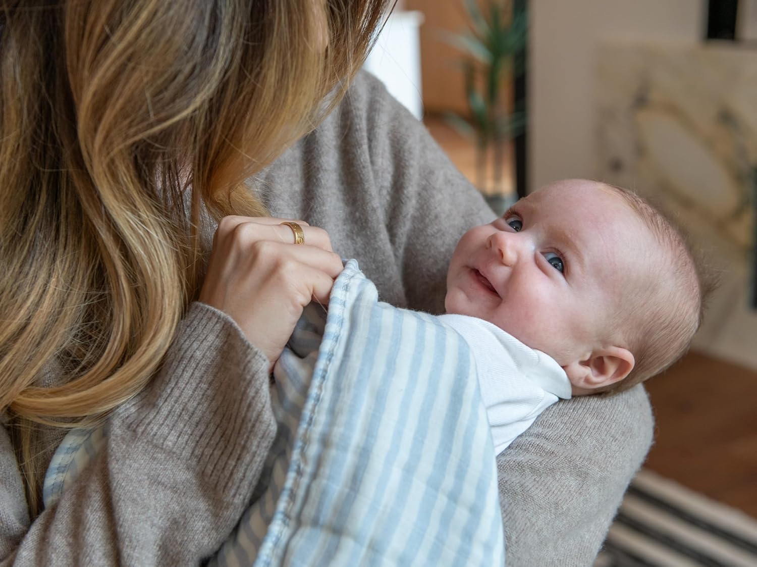 Nana Baby Burp Cloths – 100% Organic Cotton, Oversized & Hypoallergenic, 8-Layer Muslin, Machine Washable, Neutral Unisex Colors, Gentle on Sensitive Skin, Set of 3 (Blue)