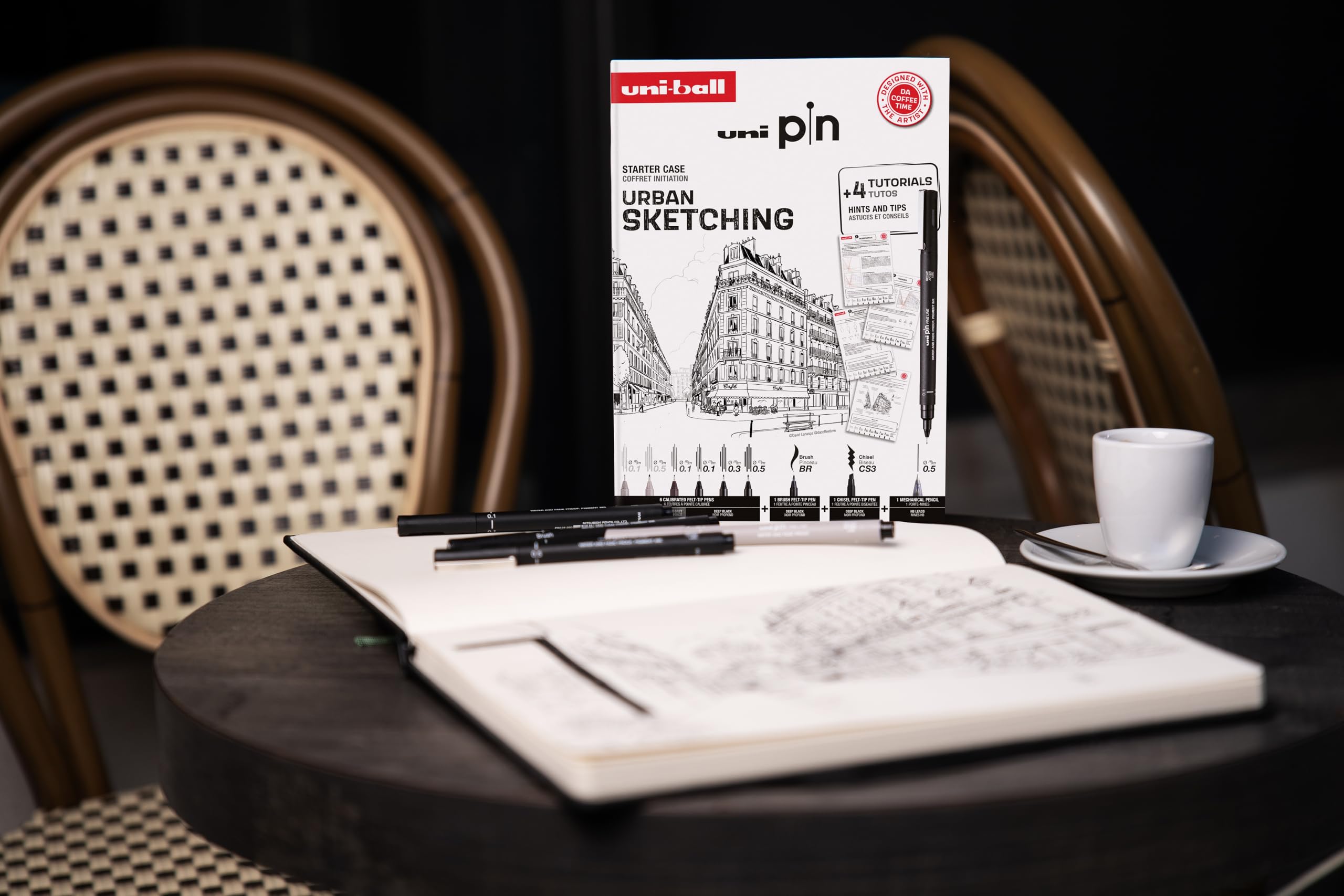 UNIBALL PIN, Urban Sketching 8 Feutres +1 Porte-Mines - Ecriture et Dessin | Uni Mitsubishi Pencil - Initiation à l'Urban Sketching : Pointes Calibrées et Brush, Porte-Mines Shalaku S + 4 Planches Tuto