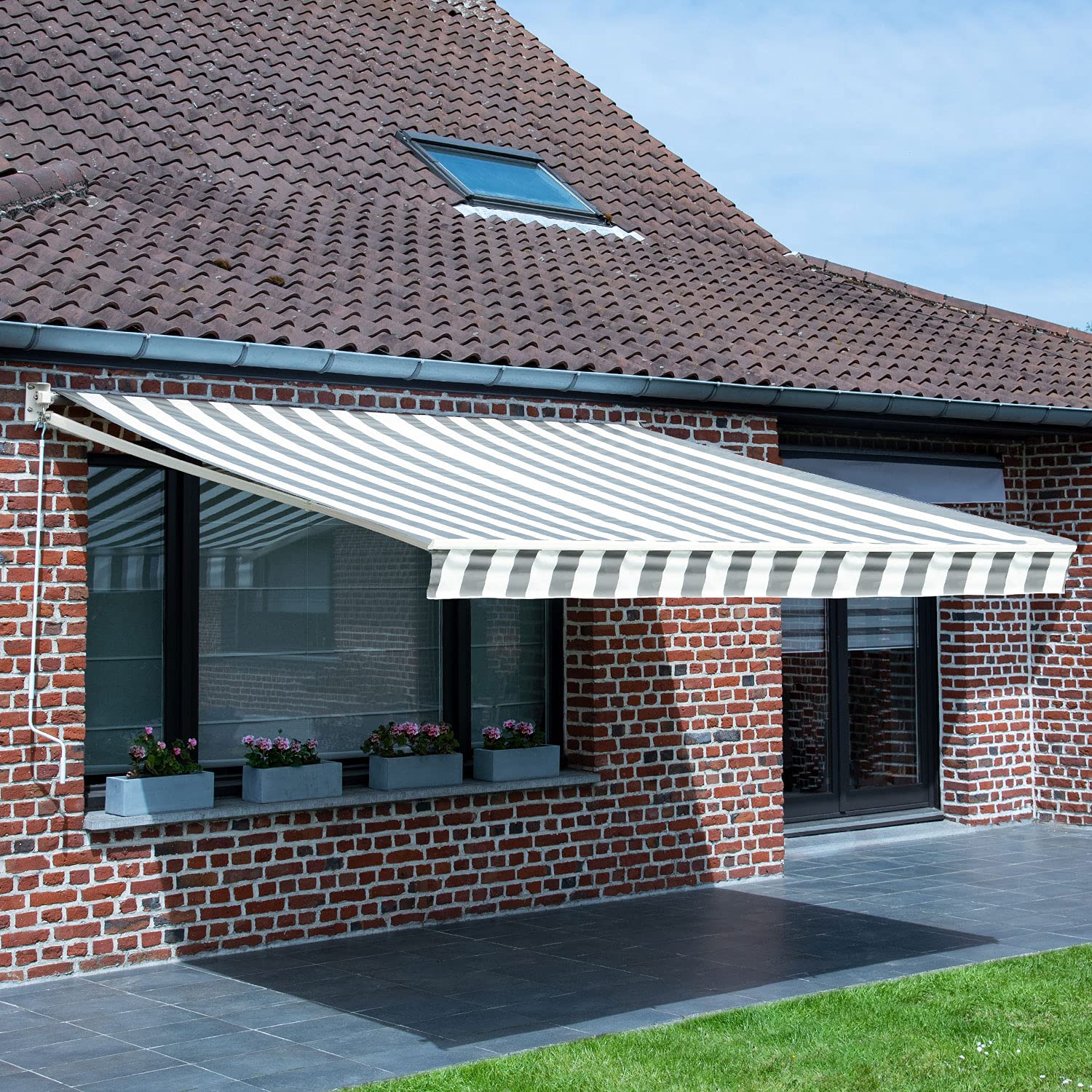 Store banne Saule 2,5 × 2m - Toile rayée Blanche/Grise et Structure Blanche