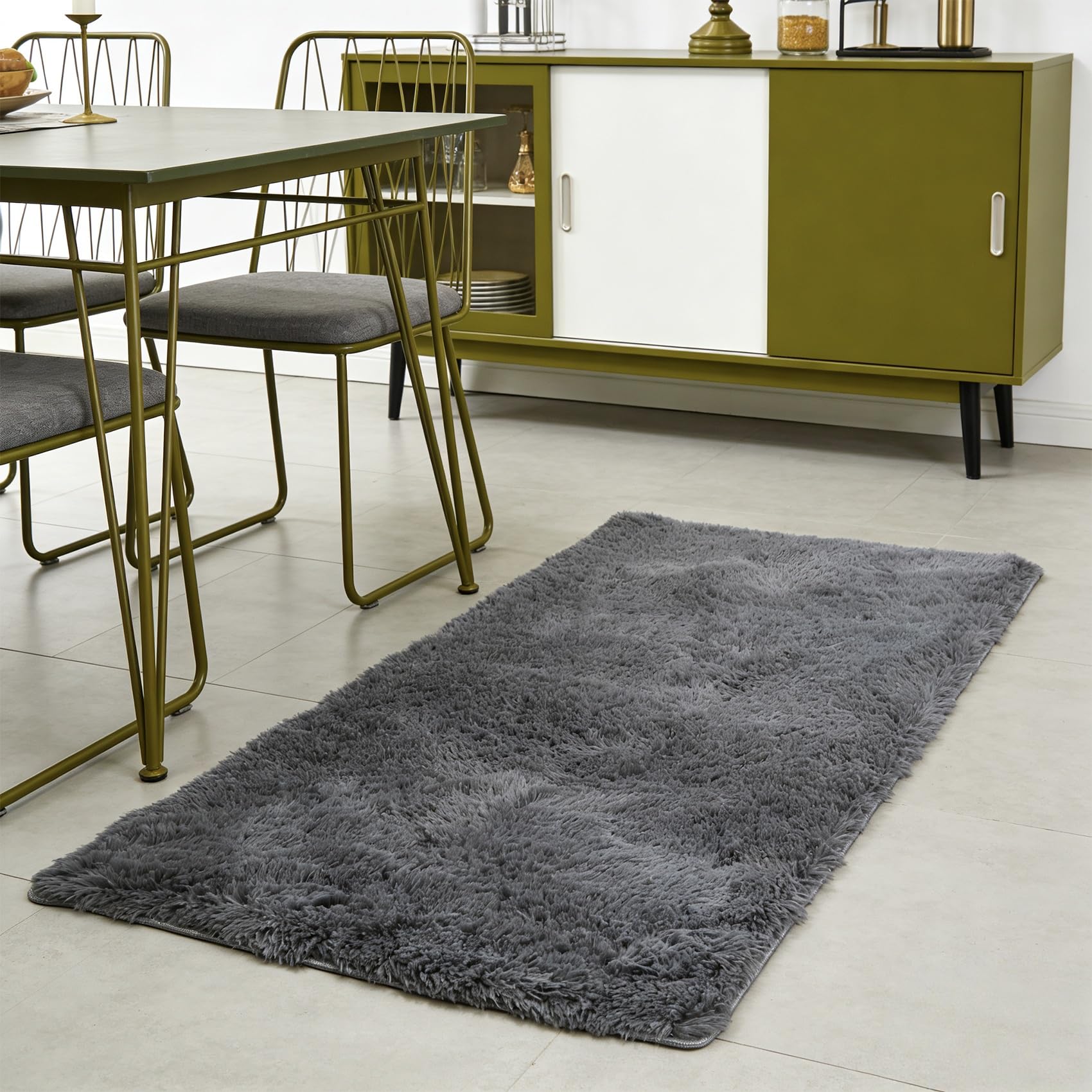 Tapis de salon 221x50 cm gris à poils longs et doux pour canapé
