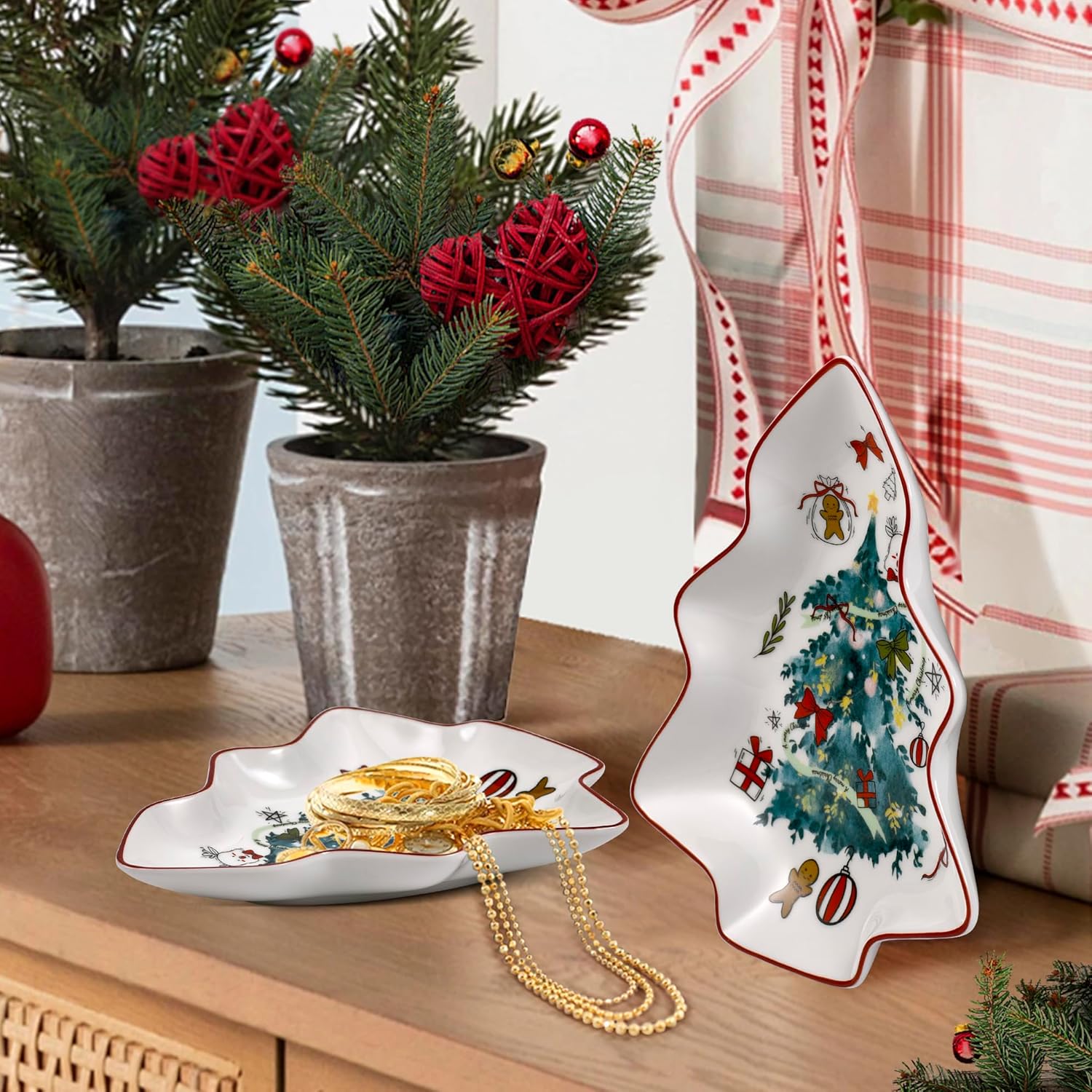 2 Pcs 6" Christmas Tree Plates and 2 Pcs 8" Heart Shape Plates for Holiday Kitchen Countertop