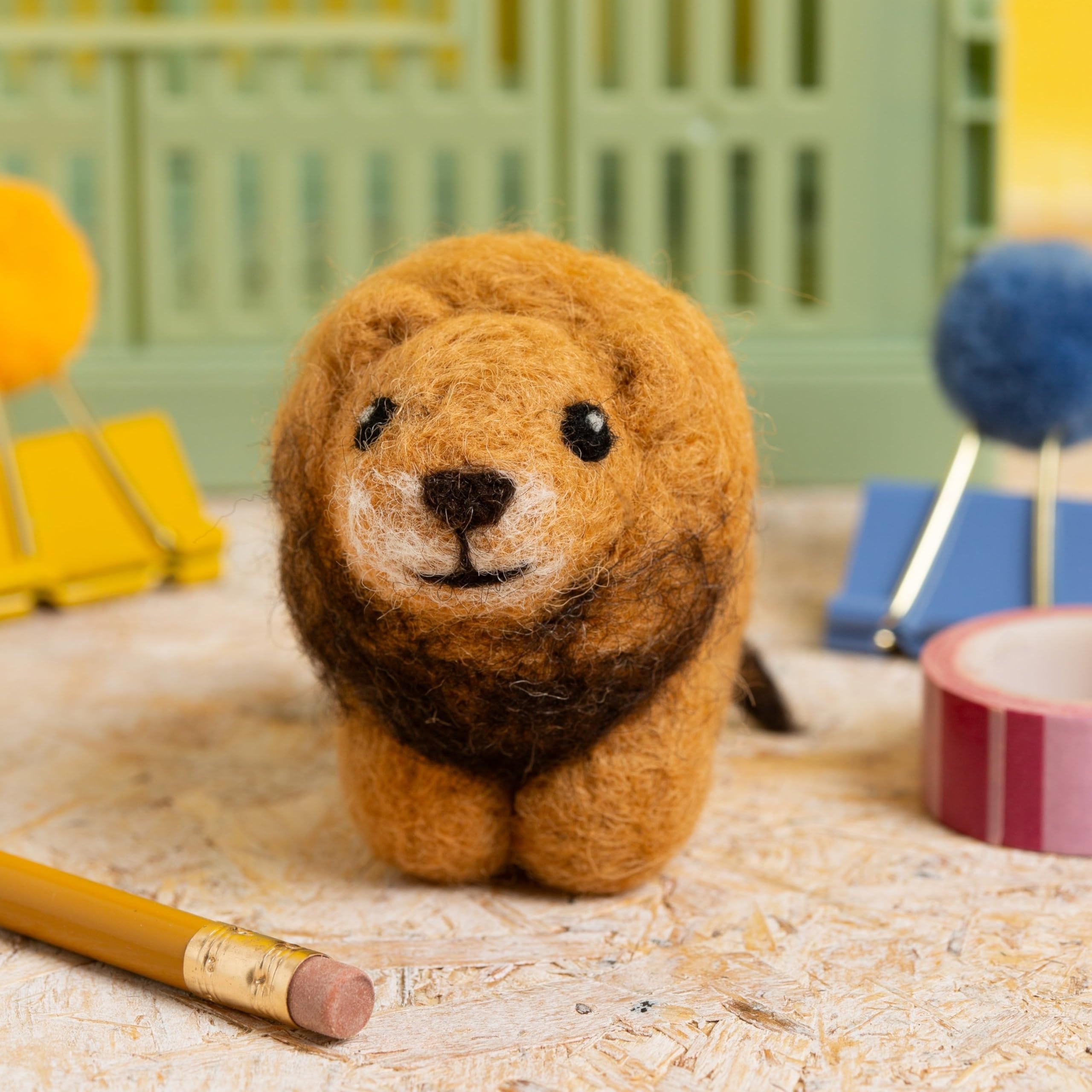 Hawthorn Handmade Lion Needle Felting Kit - Needle Felting Craft Kits for Adults UK, Includes Felting Wool, Needles & Instructions. Great for Adult Craft Gifts - Approx 8cm Tall.