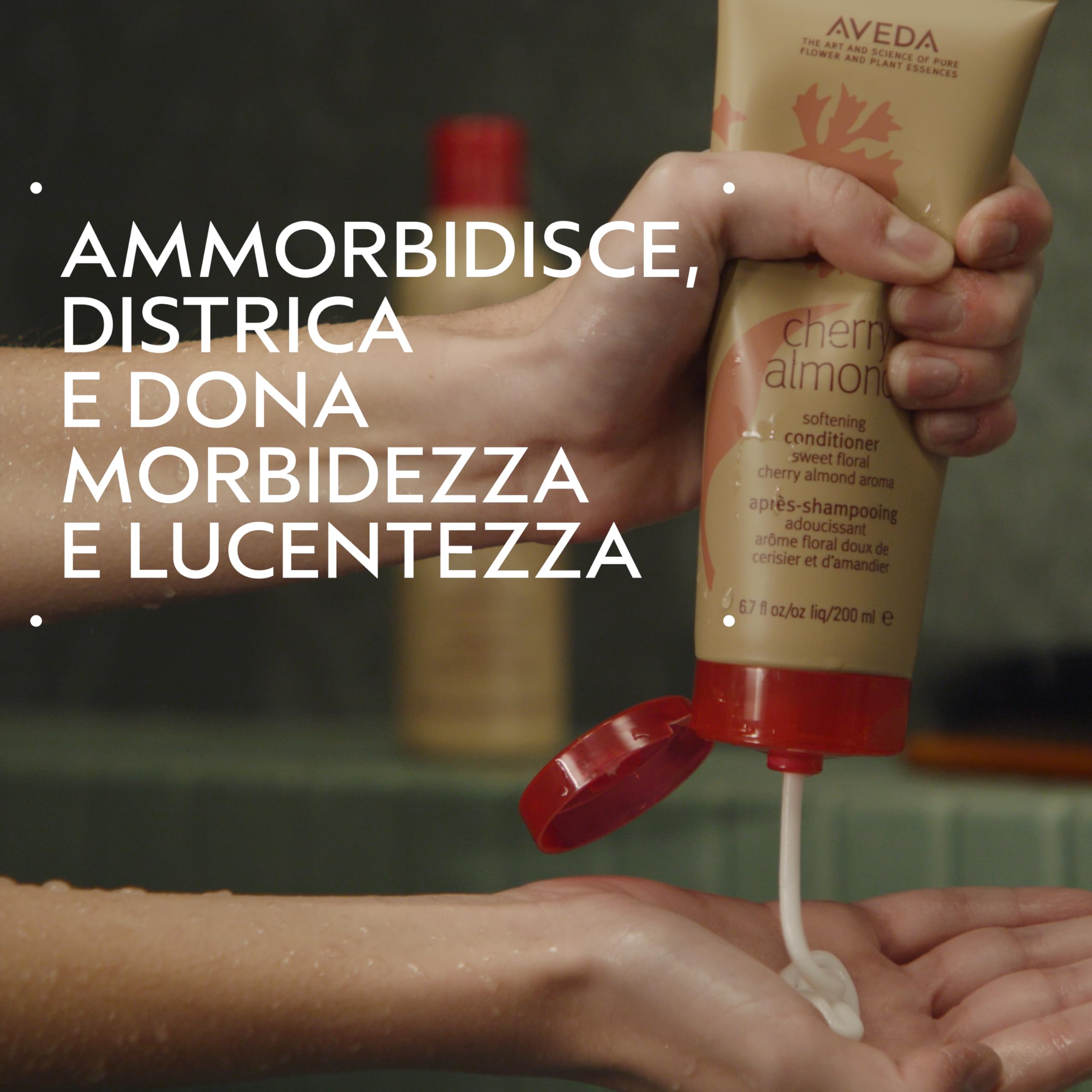 Aveda Cherry Almond Balsamo ammorbidente - Capelli da normali a secchi - Con olio di cocco e burro di karité - Senza siliconi - Aroma iconico di tonka arancia ylang ylang