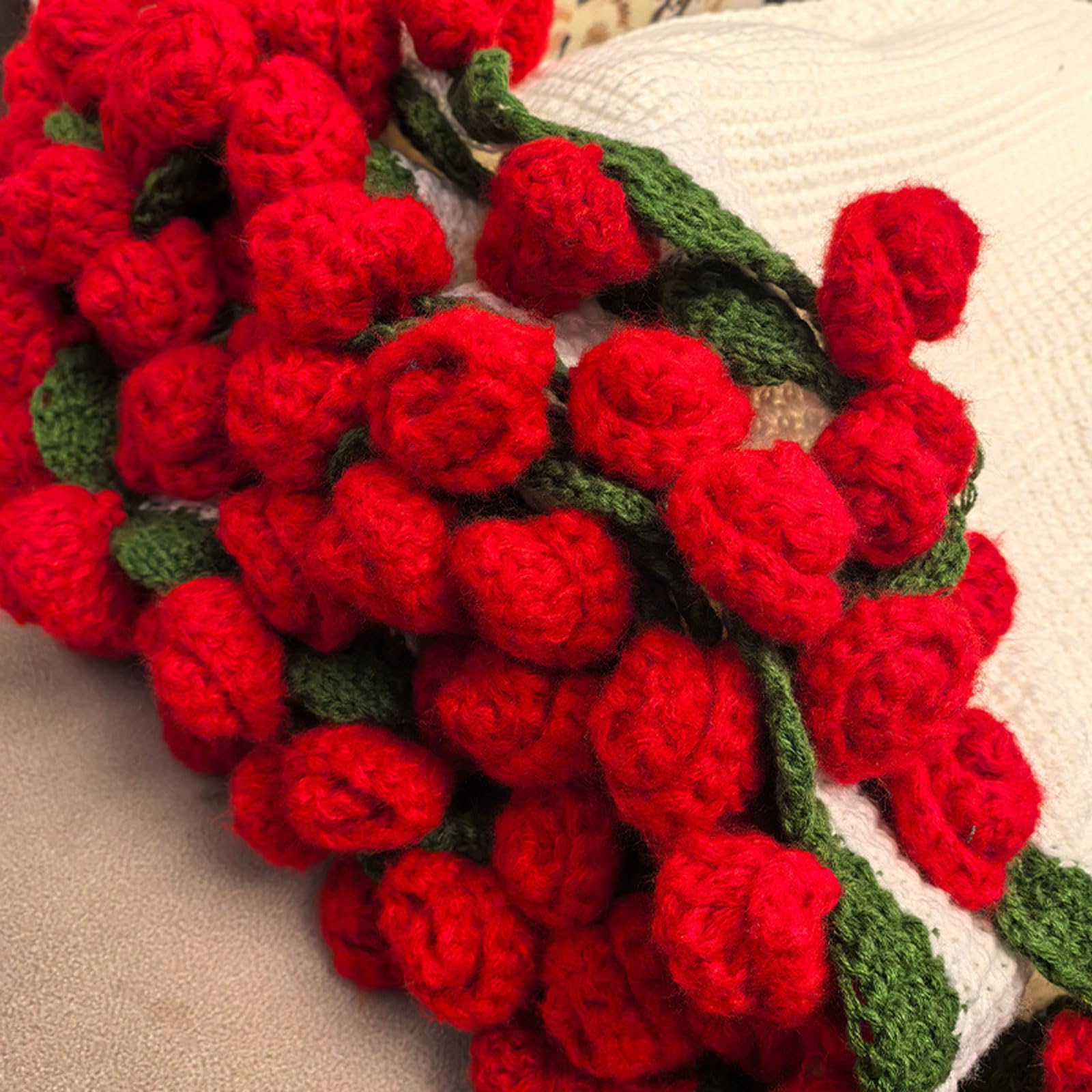 Koc z motywem bukietu kwiatów wykonany szydełku, Kocyk z bukietem róż wykonany ręcznie na szydełku 80-150 cm(80 cm (33 flowers))