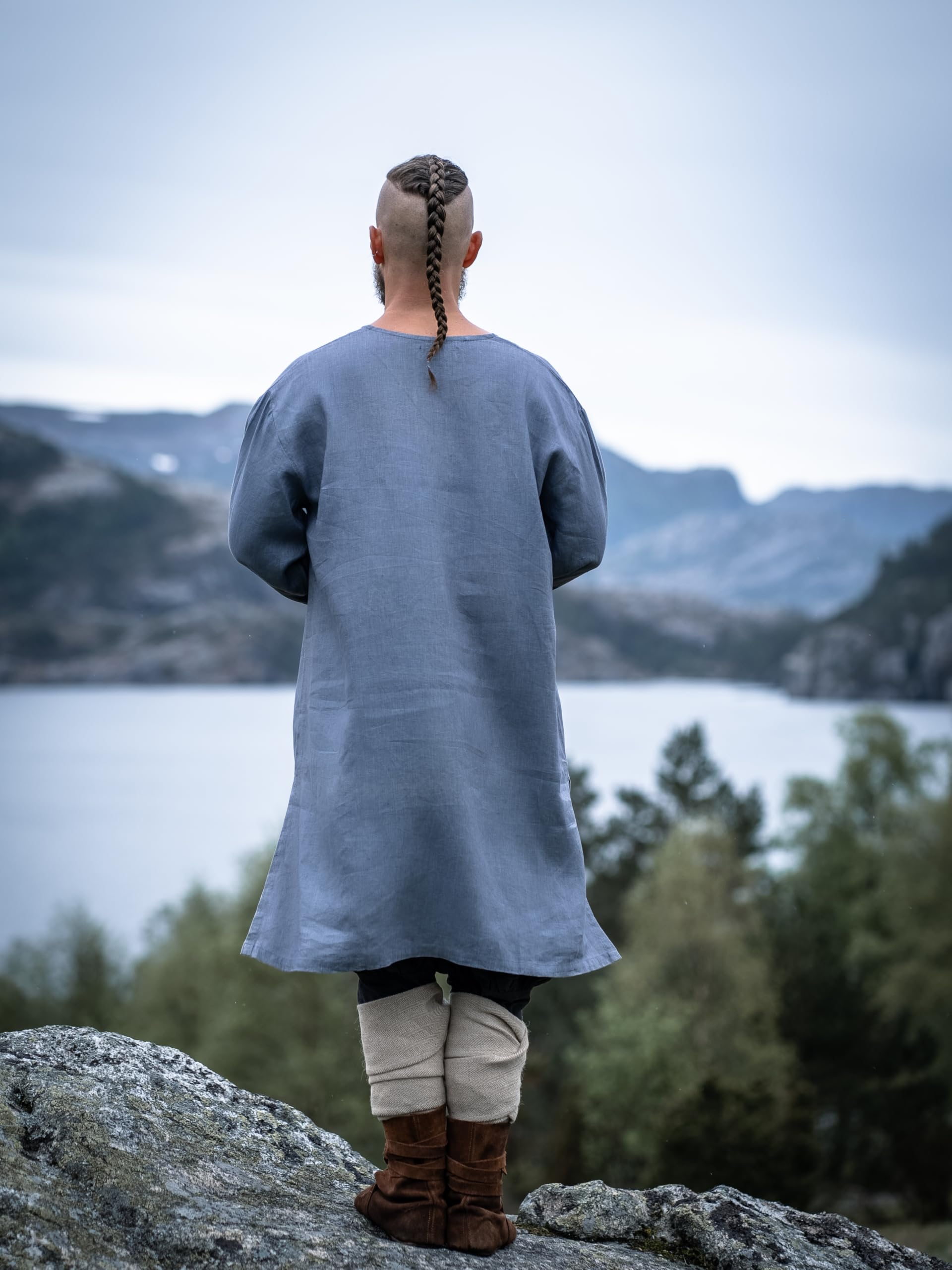 Leonardo Carbone® Túnica vikinga Halvar – Ropa medieval para hombre, camisa de lino para hombre, camisas informales de manga larga, disfraz de carnaval, túnica vikinga, ropa LARP – 100% lino