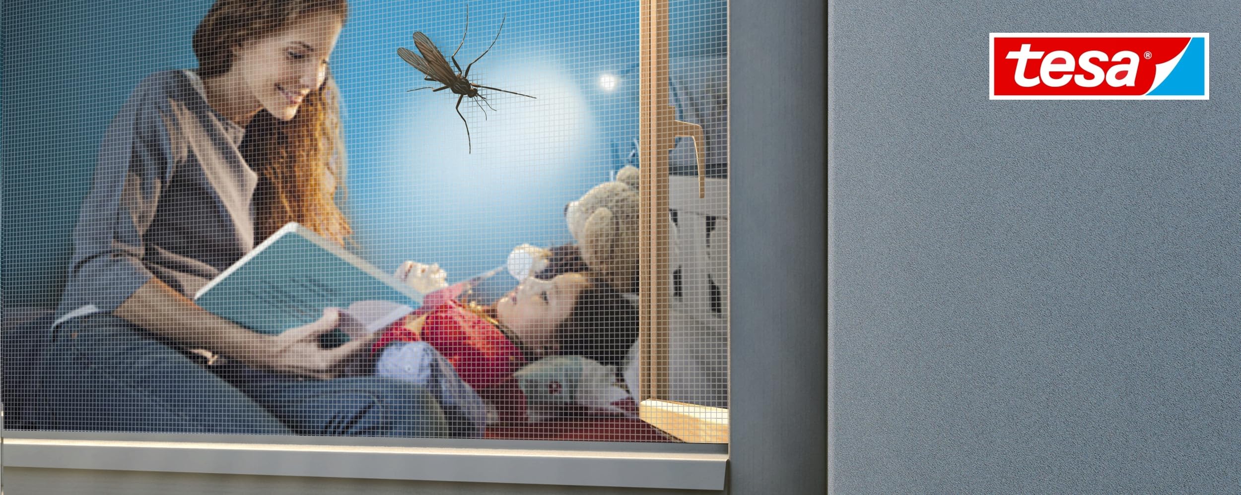 tesa Insect Stop FALT Fliegengitter Fenster - 80-140 cm - Weiß | Teleskopierbarer Premium Alu-Rahmen - Montage ohne Ausmessen, ohne Sägen, ohne Bohren - langlebig, reißfest, 5 Jahre Garantie