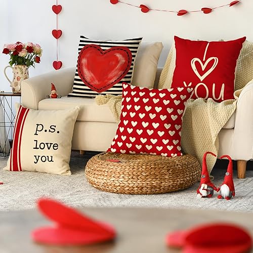 Miniatura 2 de AVOIN colorlife Juego de 4 fundas de almohada para el día de San Valentín 20 x 20 pulgadas diseño de rayas rojas de corazón de San Valentín