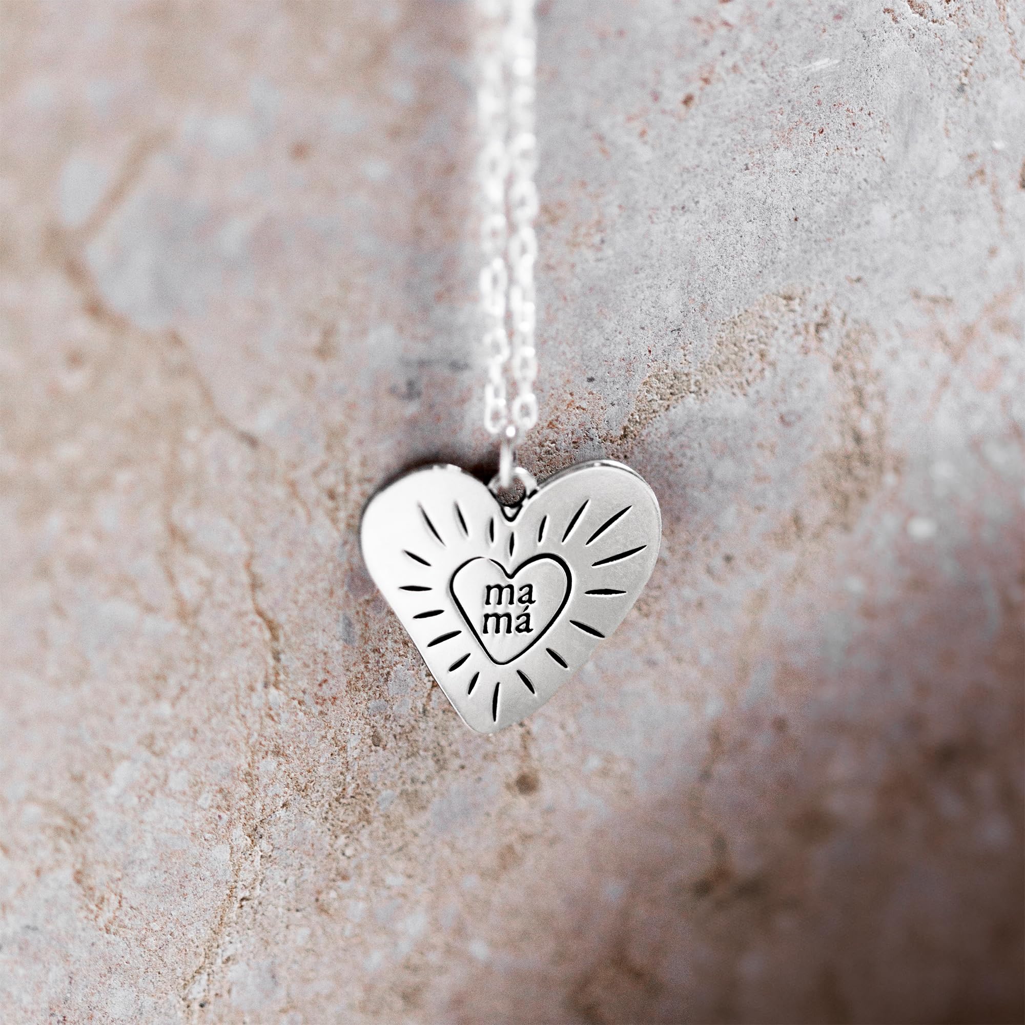 UO Collar de plata para mujer, Collar Mamá, regalo día de la madre, regalo para mamás, regalo para madres, Plata de Ley 925mm, Tamaño medalla: 1,9 x 2 cm, cadenade 42cm con alargador ajustable