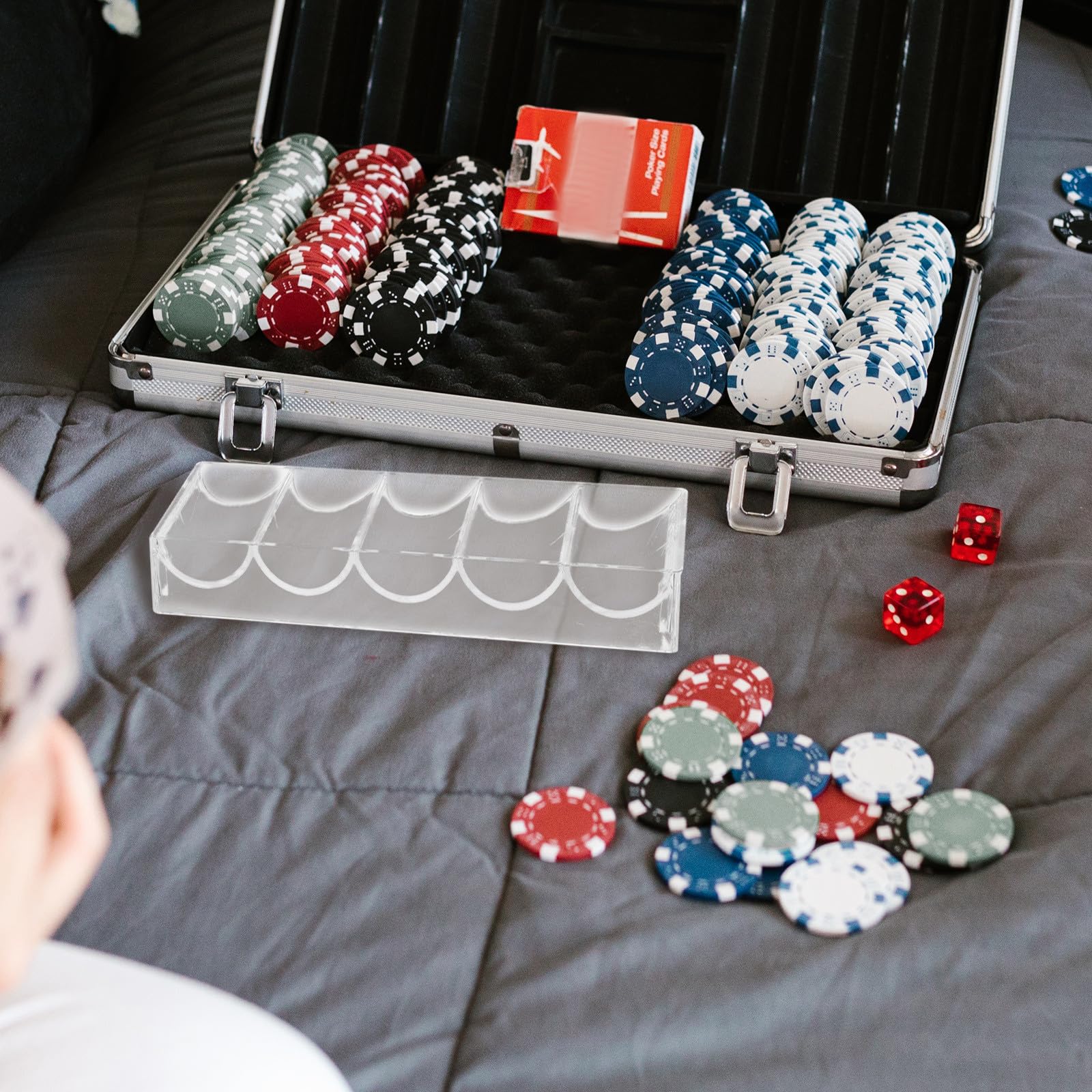 Gatuida Caja Transparente de Acrílico Resistente 5 Compartimentos para Almacenamiento de Fichas de Póquer, Diseño Portátil y Gran Capacidad para Texas Poker