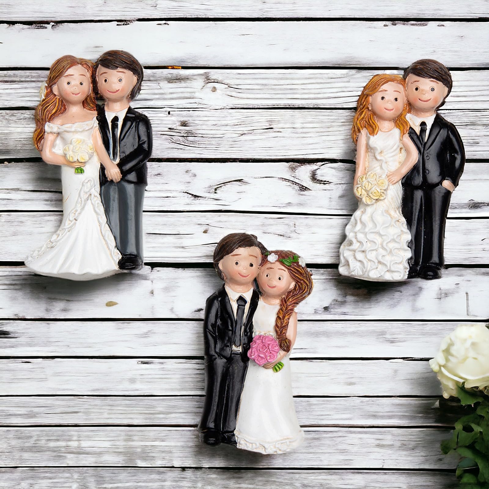 Doni Bomboniere Matrimonio 12PZ Calamita con Sposi in Abiti Idea Regalo Partecipazioni Anniversario Utili Idee Originali Economiche Eleganti Nozze Complete Particolari Calamite Confettata Segnaposto