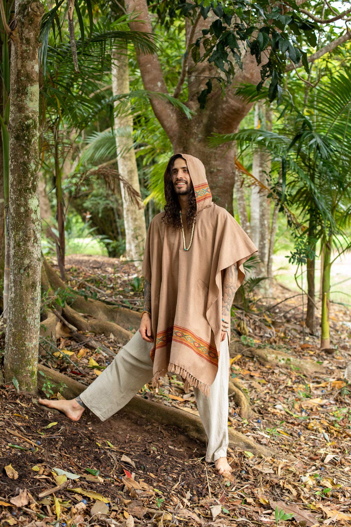 AJJAYA UPEKKHA Poncho con capucha marrón para hombre largo de lana de cachemir con bordado tribal, capucha grande, bolsillos, hippie, primitivo, gitano, boho