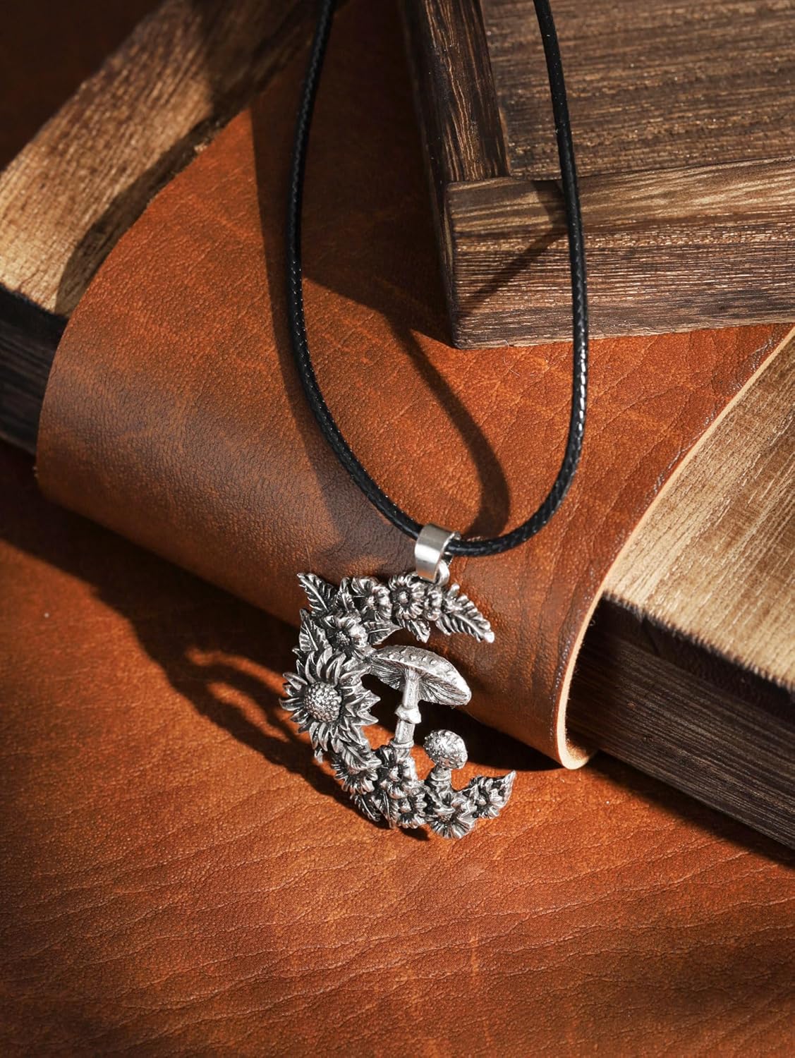 HAQUIL Mushroom Crescent Moon Necklace Simulation Moon Mushroom Pendant Choker for Vegetables Jewelry - Image 6