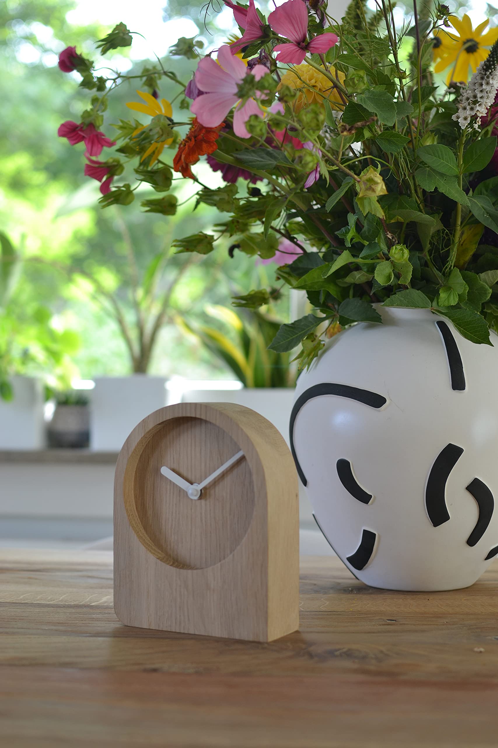Orologio design da parete in legno di castagno massello e resina silver black