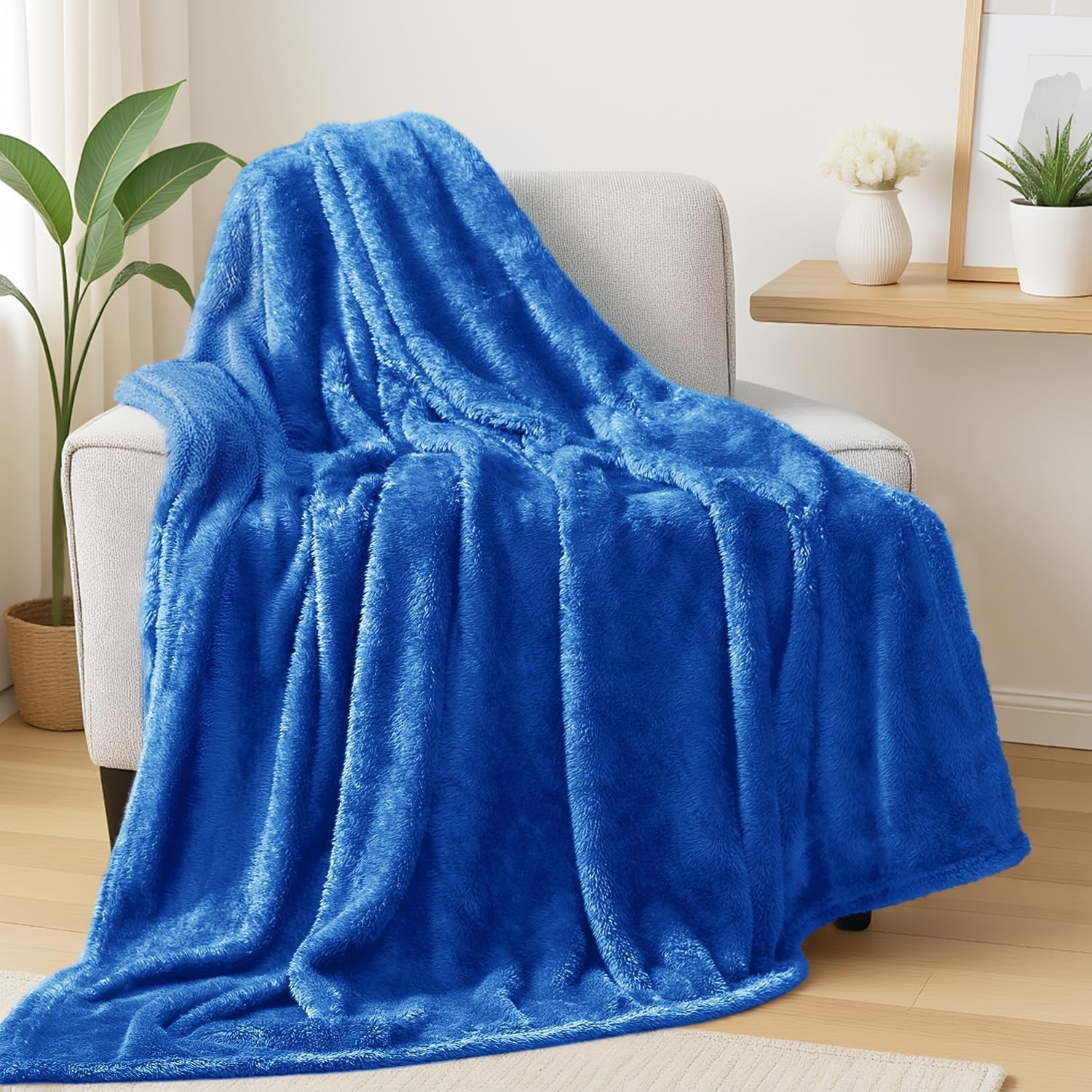 Exclusivo Mezcla Fuzzy Large Fleece Throw Blanket for Couch, Cobalt Blue | 50x70 Inches, Super Soft and Cozy Throw, Plush Fluffy Blanket for Sofa, Bed, Bedroom, Home Decor, All Season