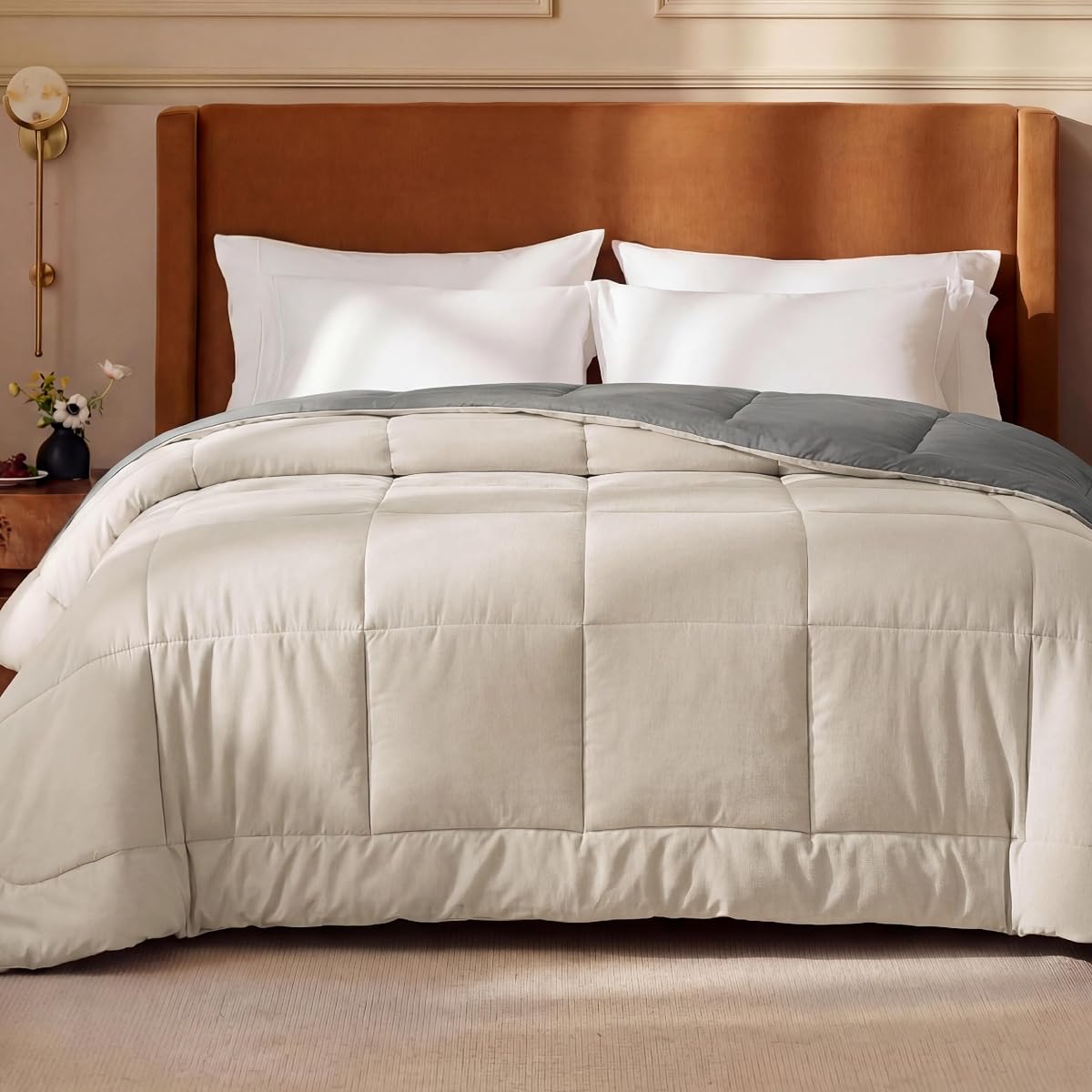 Bedsure Comforters Relleno de edredón tamaño Queen, edredón alternativo acolchado, manta de edredón ultra suave y ligera para cama, con 8 pestañas, lavable a máquina, 88 x 88 pulgadas, beige/gris