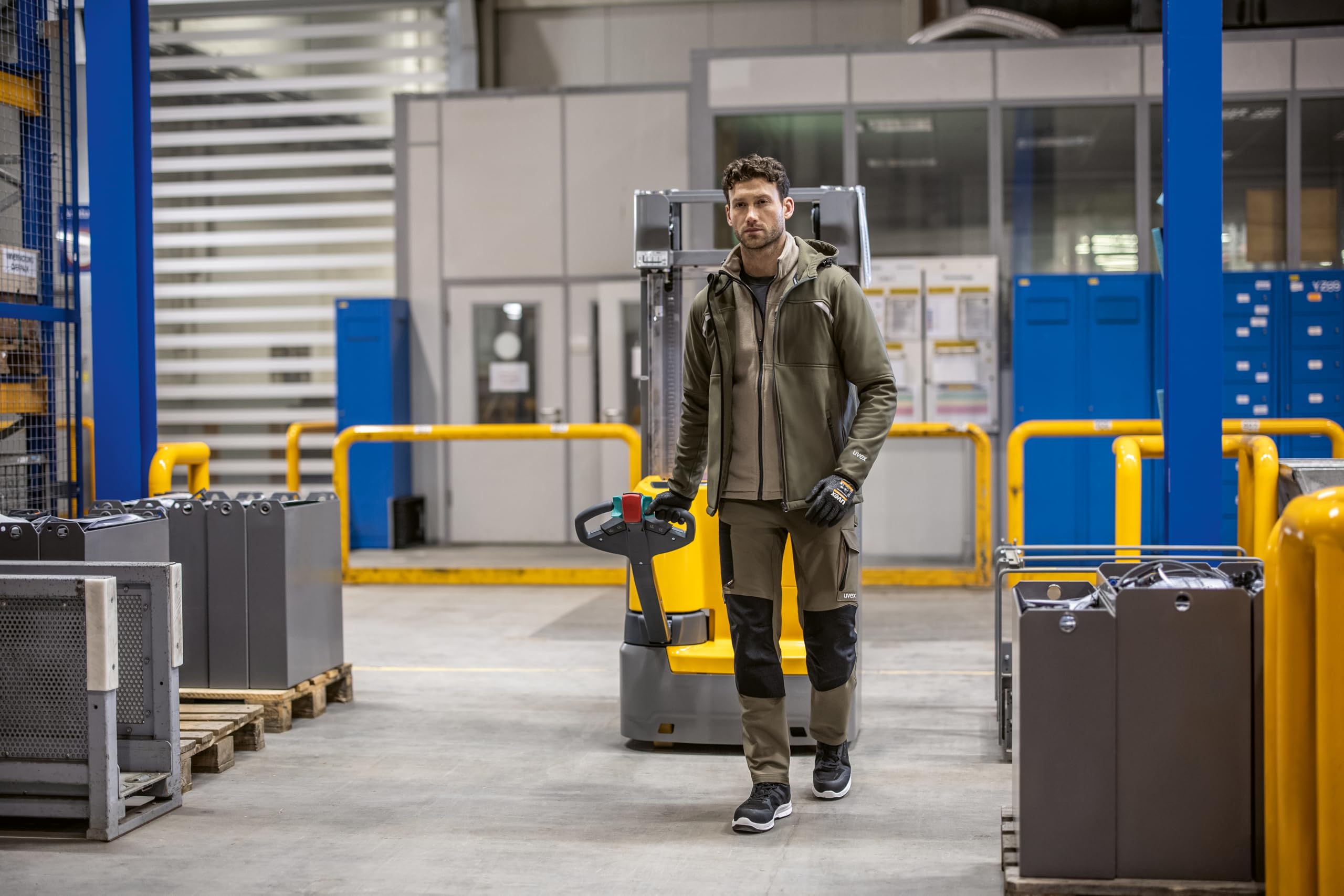 Uvex suXXeed Craft kurtka softshellowa – męska kurtka robocza o ergonomicznym dopasowaniu – wodoszczelna 8000 mm – z kapturem, khaki, L