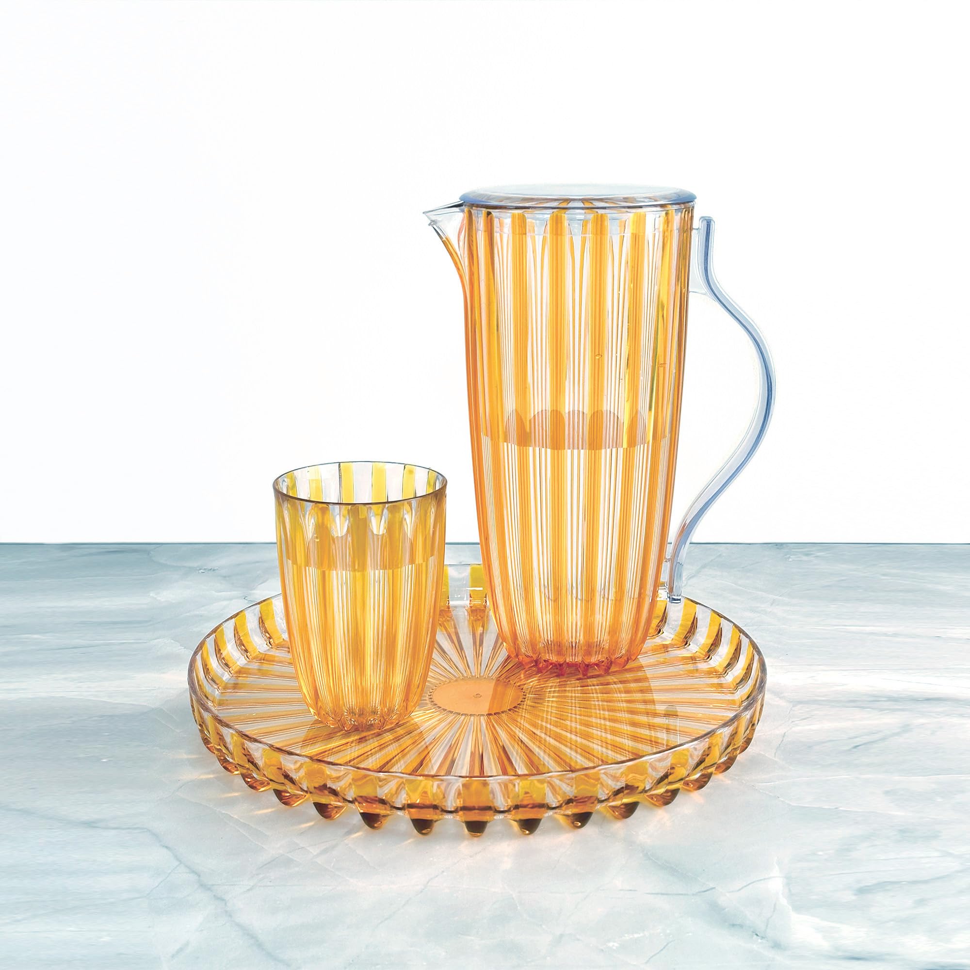 GUZZINI - Karaffe Mit Deckel "Dolcevita" , Bio-Based Plastic, Amber, 19,5x13xh27, Durchsichtig,gelb,weiß