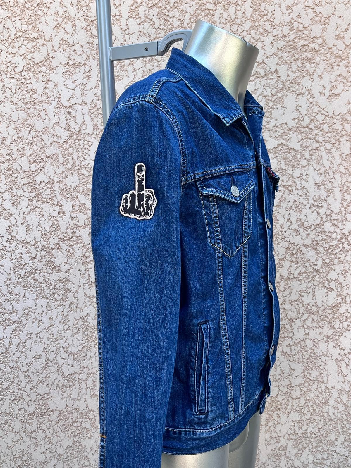 Patch Brodé "Fck" Doigt D'honneur - Thermocollant 8x6,5 Cm, Fond Noir, Pour Customisation Vêtements Rebelle