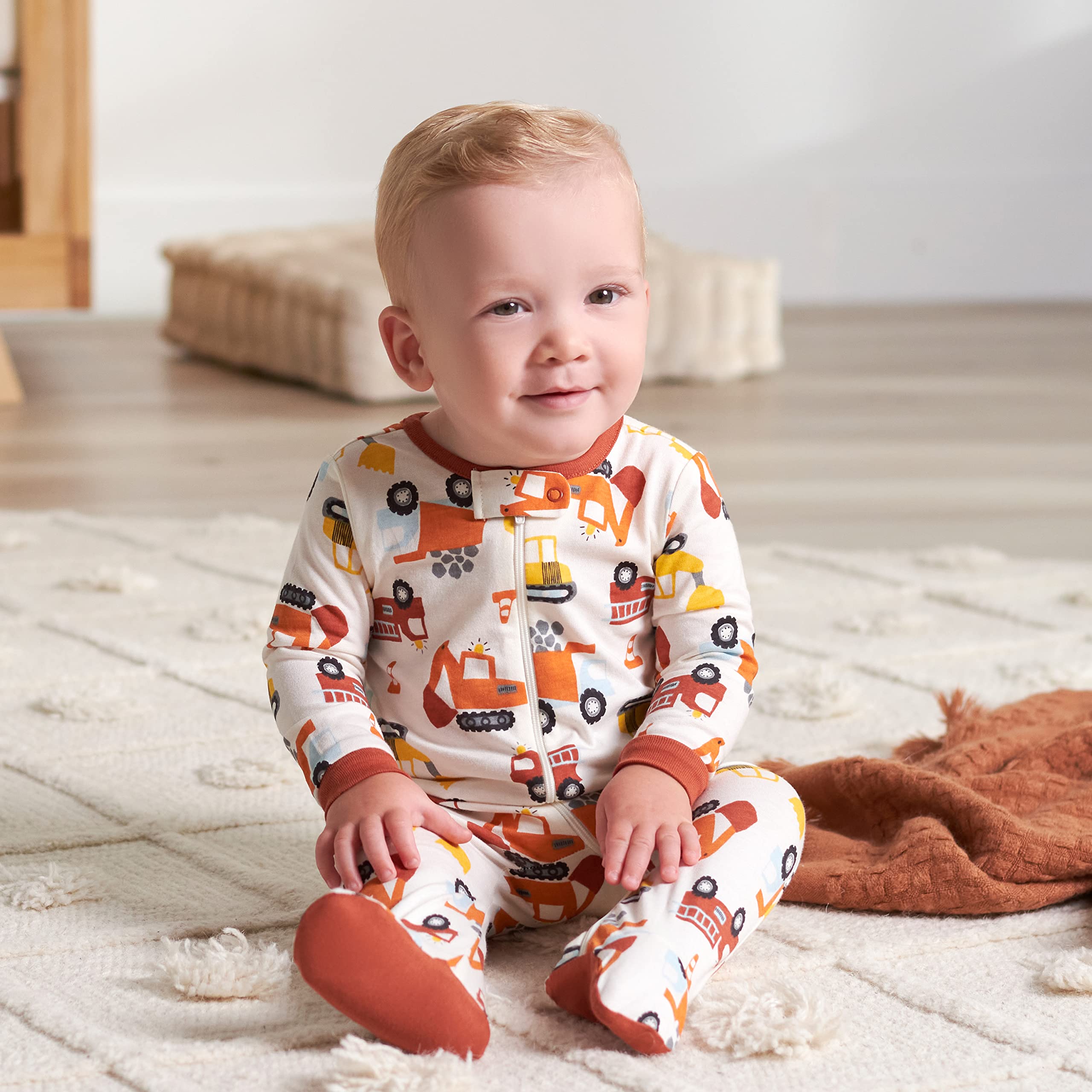Gerber Sleep 'N Play Śpioszki dziecięce dla chłopców ze stópkami, 4-pak