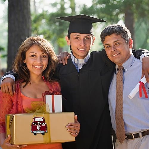Miniatura 4 de Magnolia Lane - Adorno de madera de los Indiana University Hoosiers  Pick-up Truck, balones de fútbol y logotipo del equipo con cinta a cuadros por