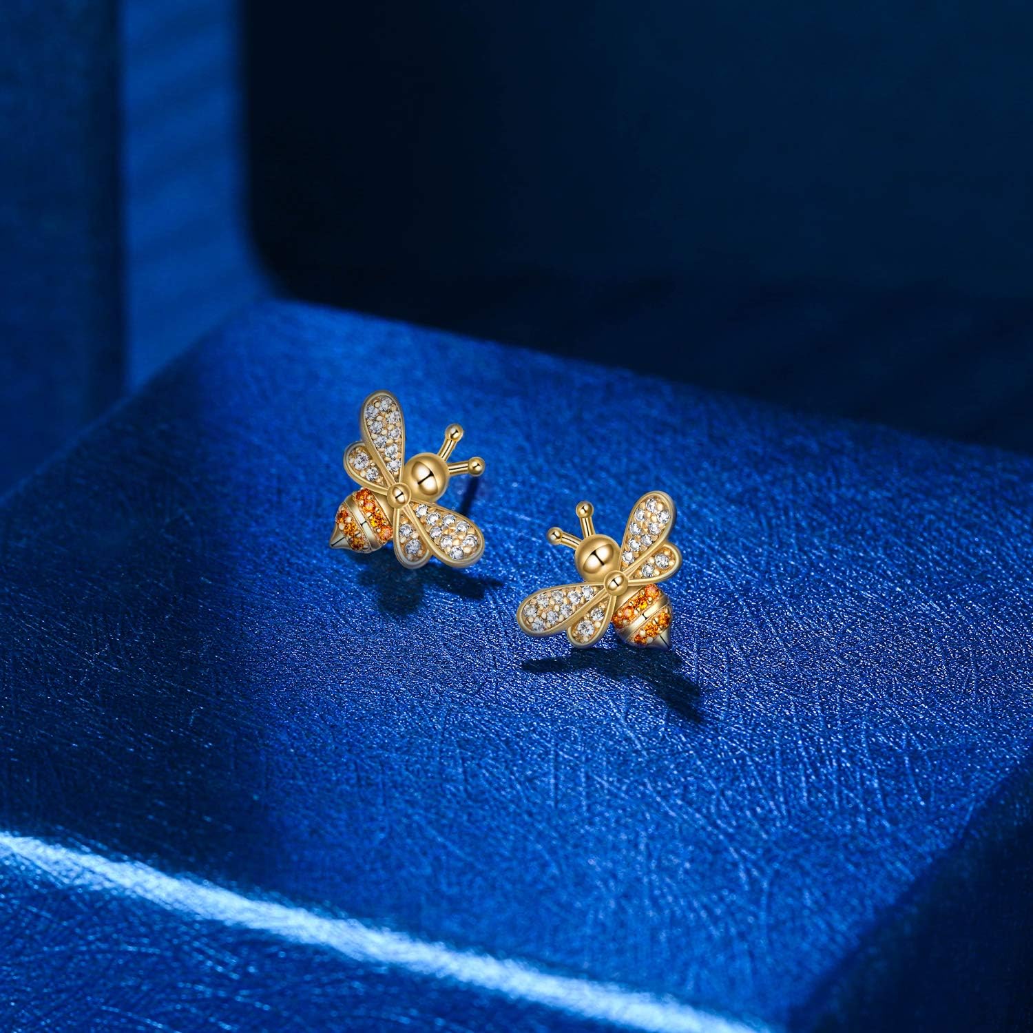 EleQueen Dainty CZ Tiny Bumblebee Stud Earrings for Women,Cubic Zirconia Cute Bee Animal Valentine's Day/Mother's Day/Christmas Jewelry Gift for Wife/Mom